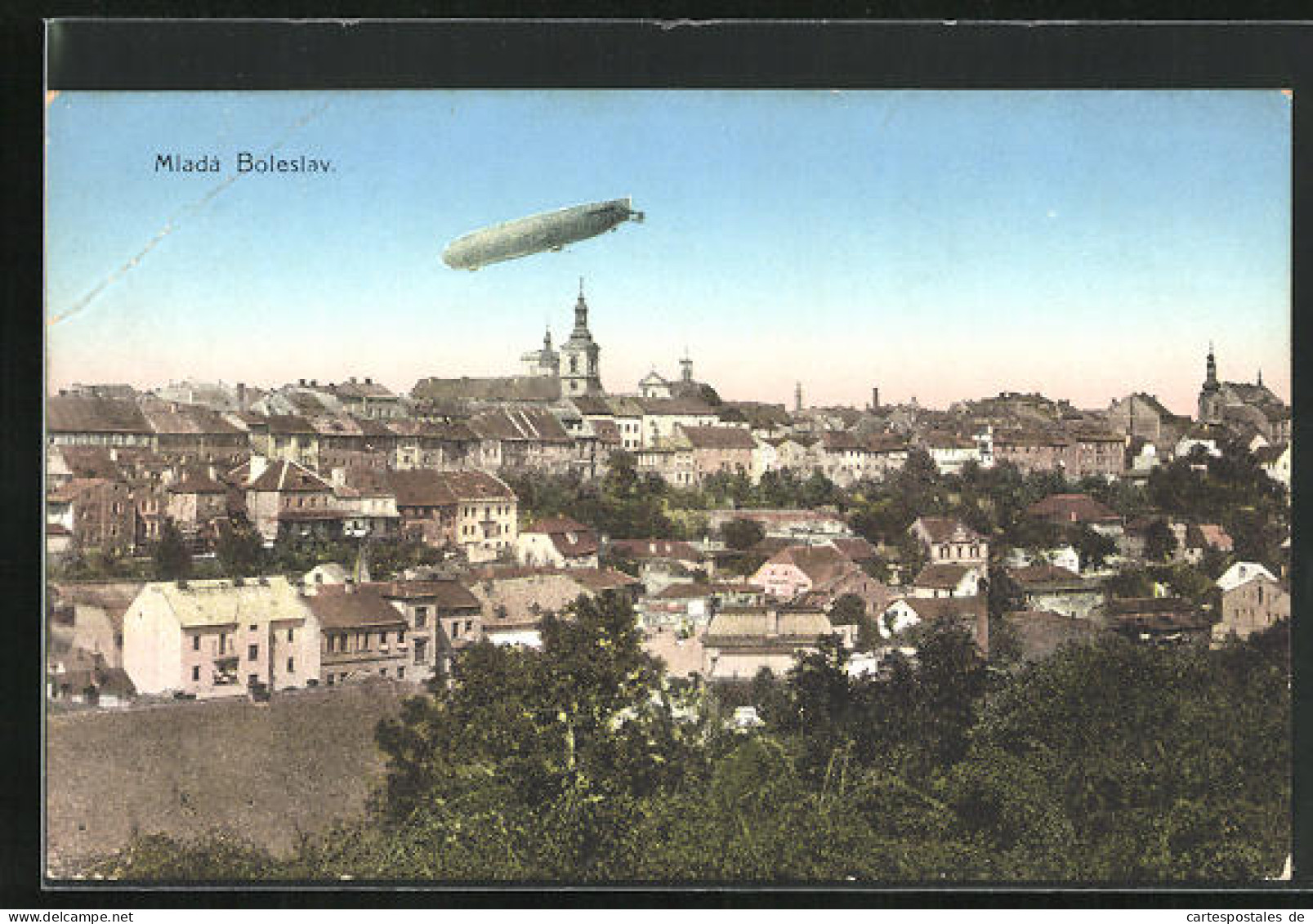 AK Jung Bunzlau / Mlada Boleslav, Panorama Der Stadt Mit Zeppelin  - Tschechische Republik