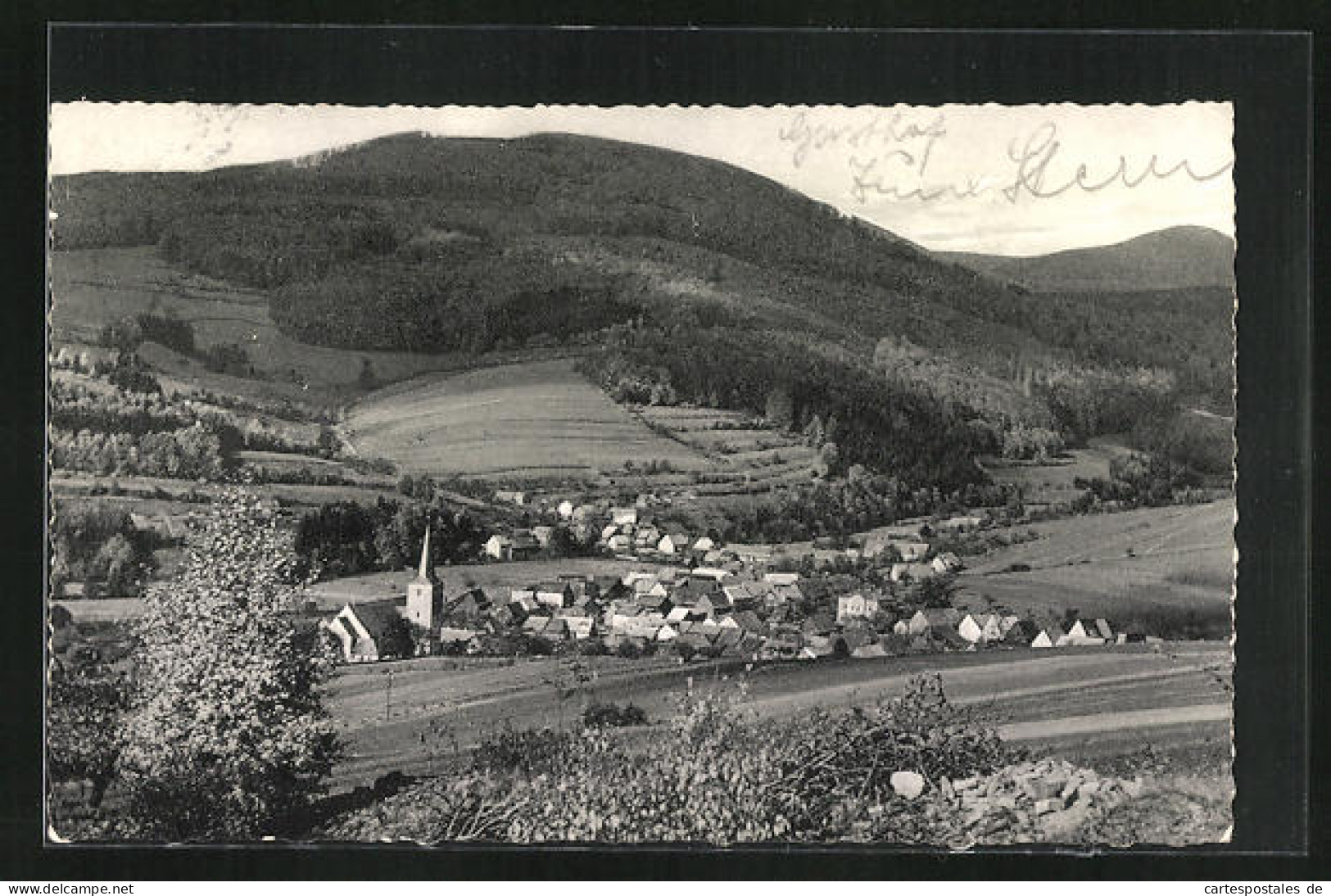 AK Oberbach /Rhön, Ortsansicht Mit Bergen  - Autres & Non Classés