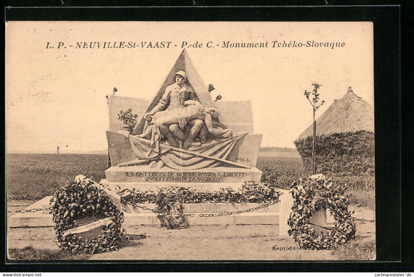 CPA Neuville-St-Vaast, Monument Tchèko-Slovaque  - Altri & Non Classificati