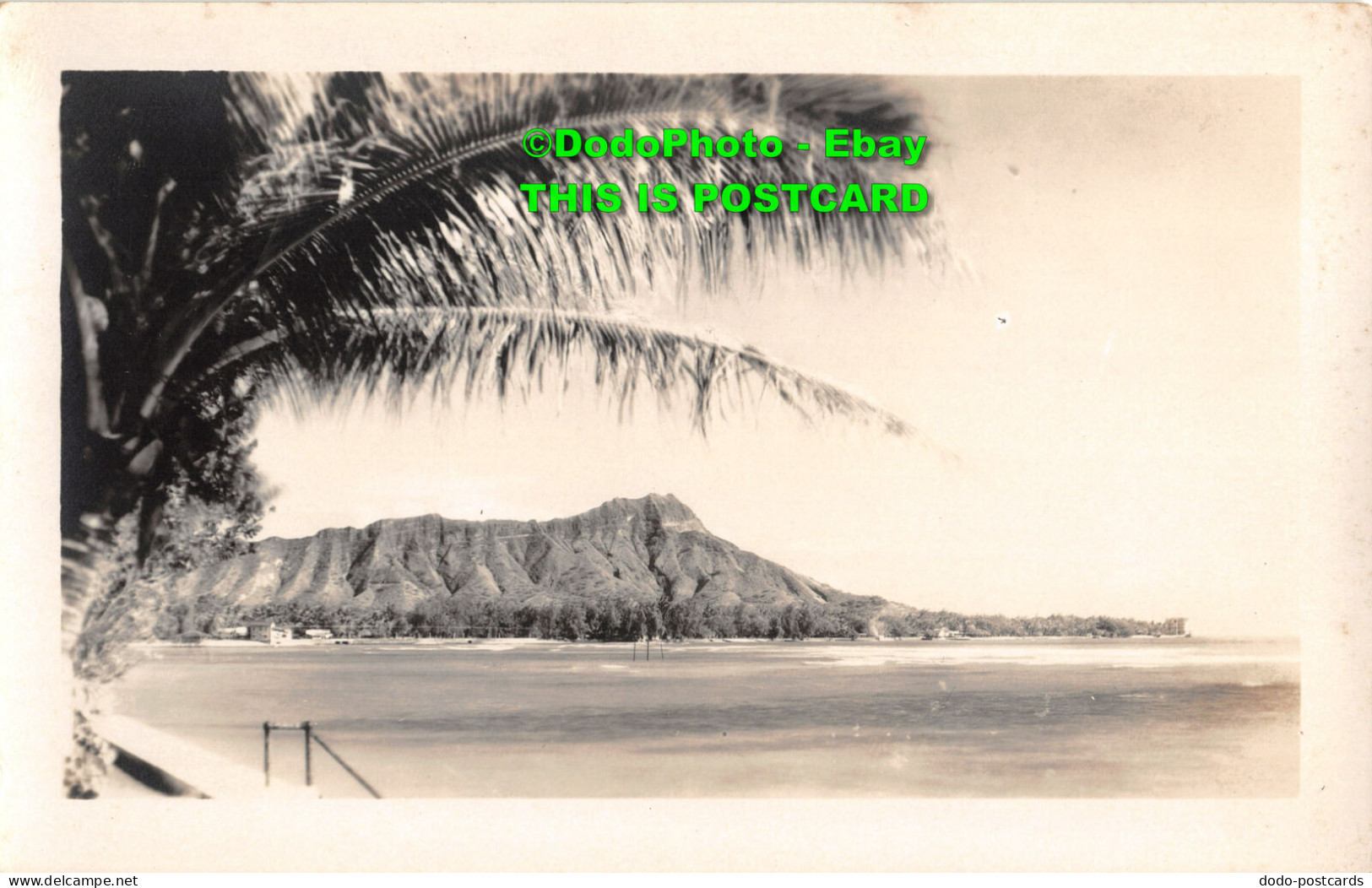 R347162 U. S. A. Hawaii. Beach. Postcard - World