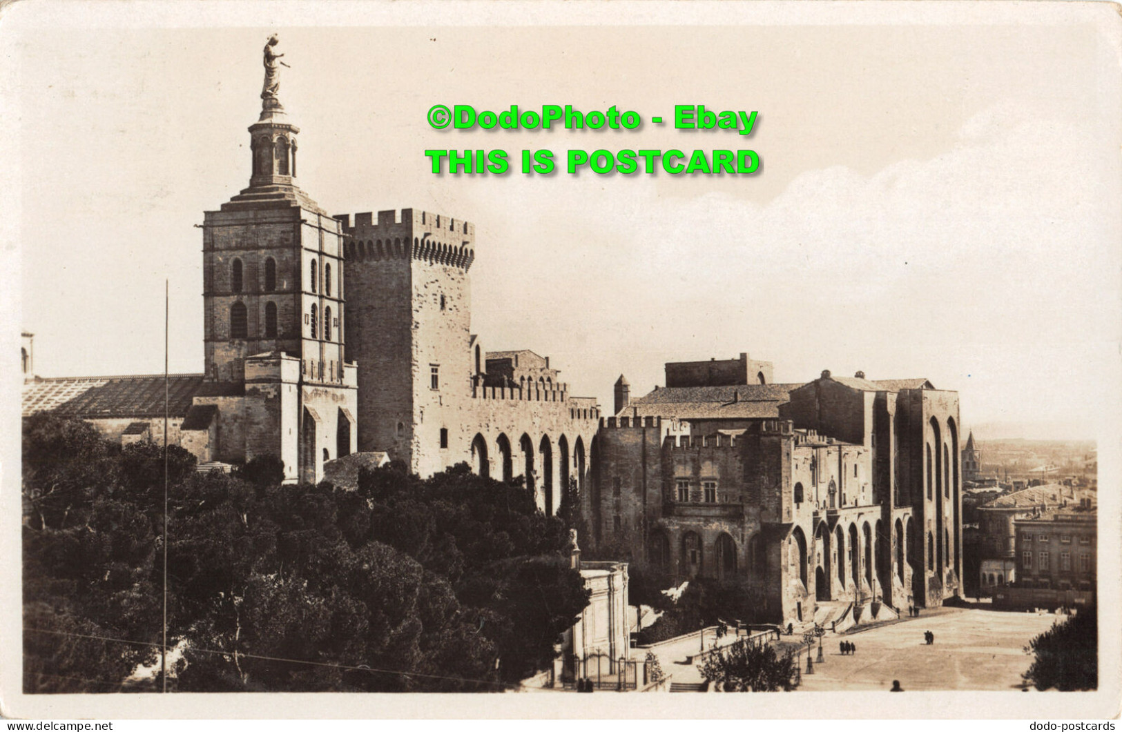 R347259 Le Palais Des Papes Et Notre Dame Des Doms. ND. Levy Et Neurdein Reunis. - World