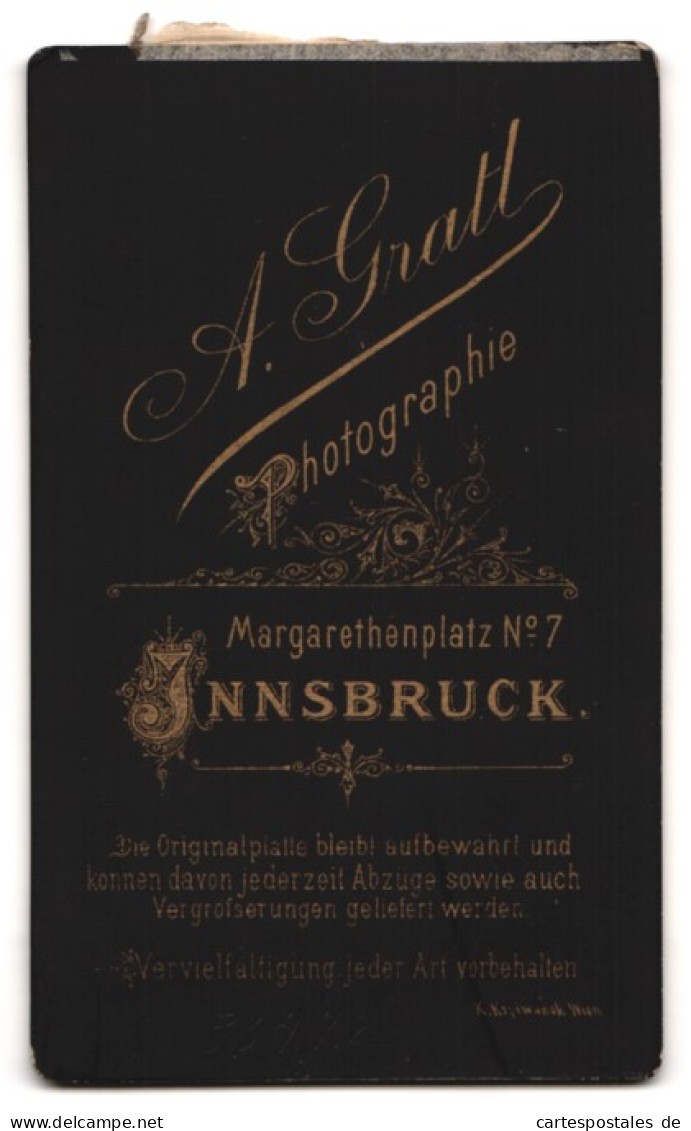 Fotografie A. Gratl, Innsbruck, Margharetenplatz 7, Junger Geistlcher Mit Brille Im Bürgerlichen Anzug  - Célébrités