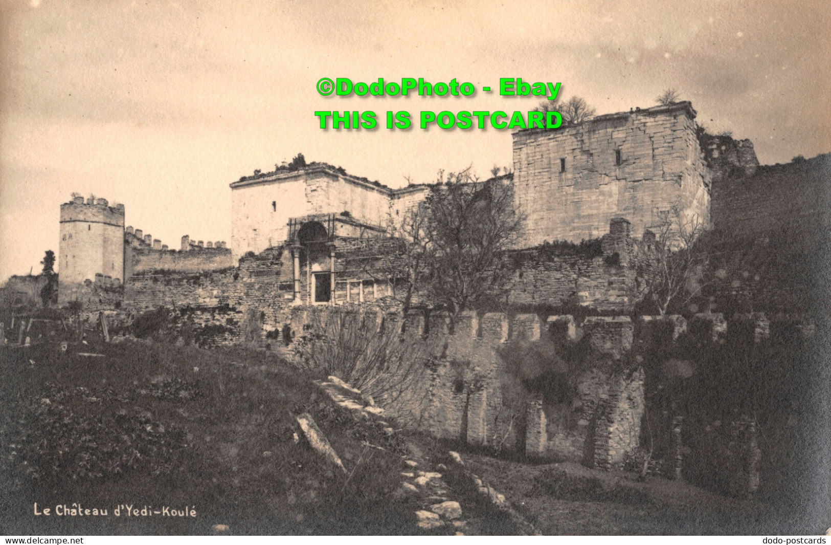 R347287 Koule. Le Chateau D Yedi. Postcard - World