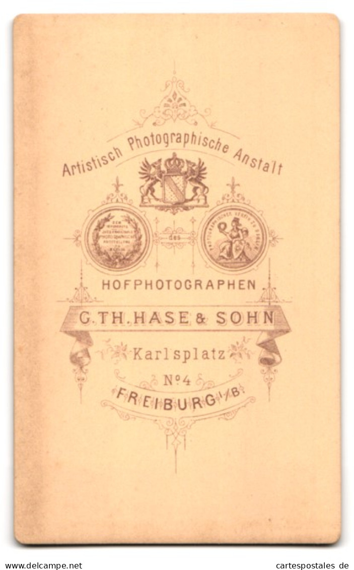 Fotografie G. Th. Hase & Sohn, Freiburg I. B., Karlsplatz 4, Vollbärtiger Herr Im Anzug  - Personnes Anonymes