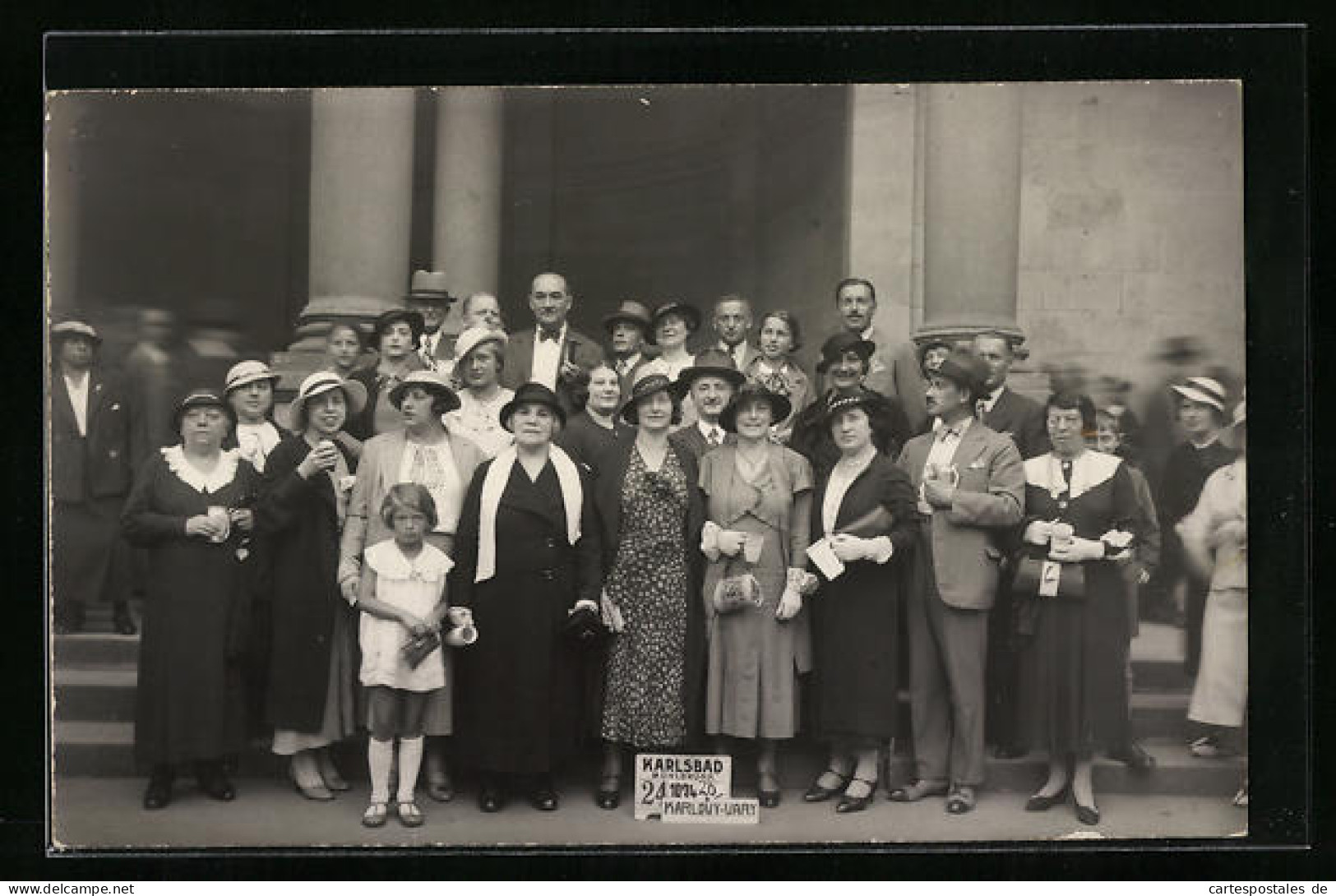 Foto-AK Karlsbad, Gruppenfoto Einer Gesellschaft  - Tchéquie