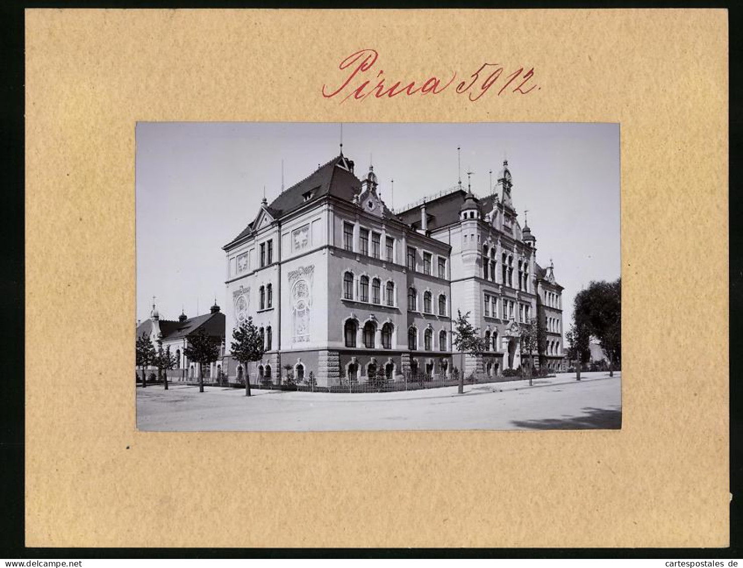 Fotografie Brück & Sohn Meissen, Ansicht Pirna, Strassenecke An Der Realschule, Schule, Schulhaus  - Lieux