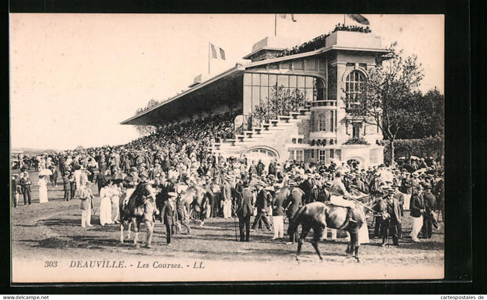 CPA Deauville, Les Courses  - Deauville