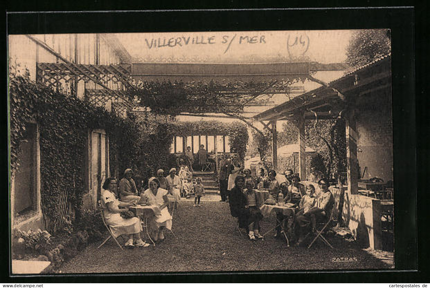 CPA Villerville-sur-Mer, Kundschaft Des Restaurants H. Chopitel  - Villerville