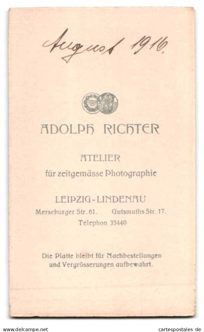 4 Fotografien Adolph Richter, Leipzig-Lindenau, Niedliches Blondes Mädchen Im Kleid Mit Haarschleife, Lächelt, 1916  - Anonyme Personen