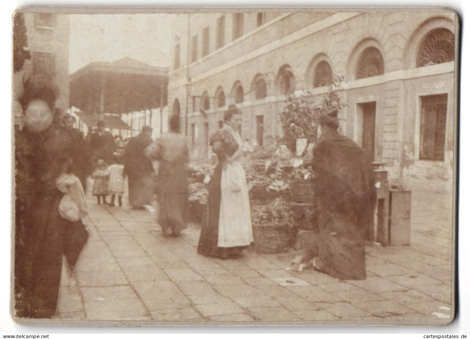 28 Foto unbekannter Fotograf, Venedig, Baron Hilmar von dem Bussche in Venedig, Gondel, Kriegsschiff, 1900 