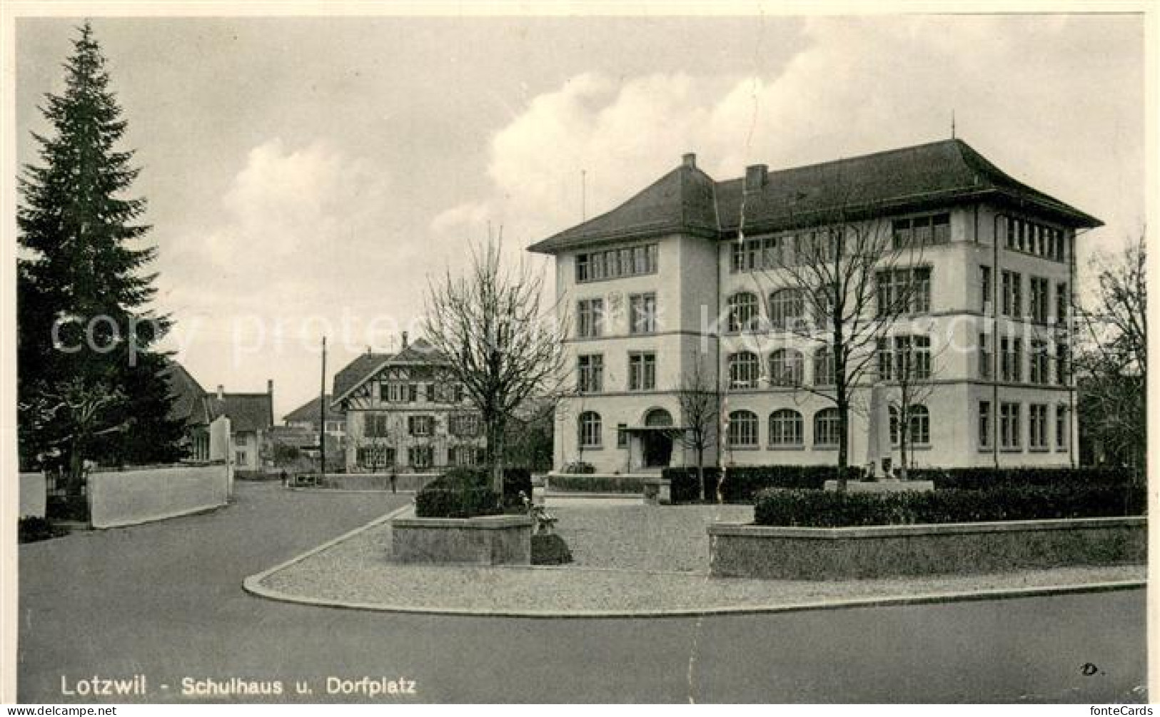 13731289 Lotzwil Lotzwyl BE Schulhaus Und Dorfplatz  - Other & Unclassified