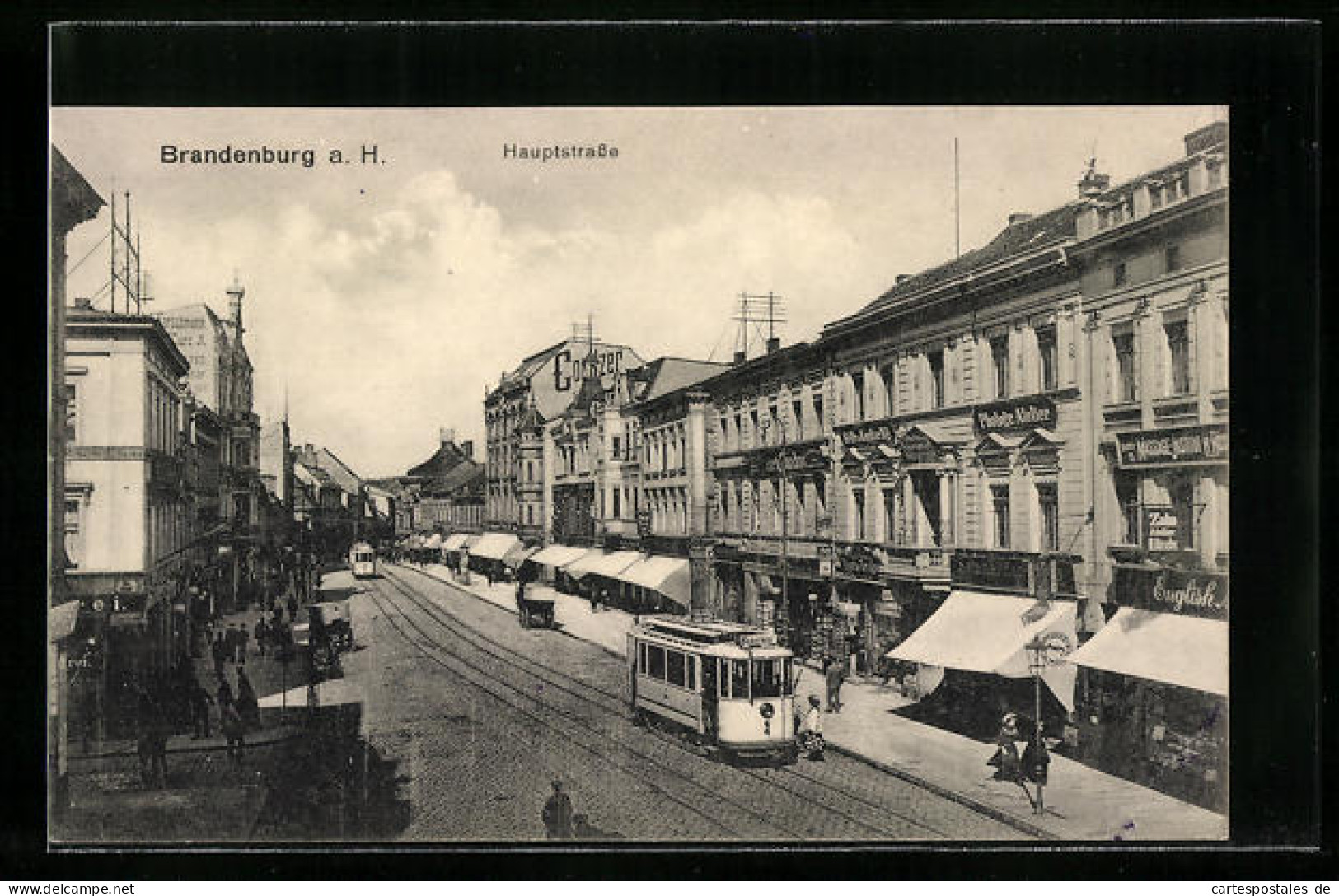 AK Brandenburg A. H., Strassenbahn Auf Der Hauptstrasse Mit Wohnhäusern  - Tramways