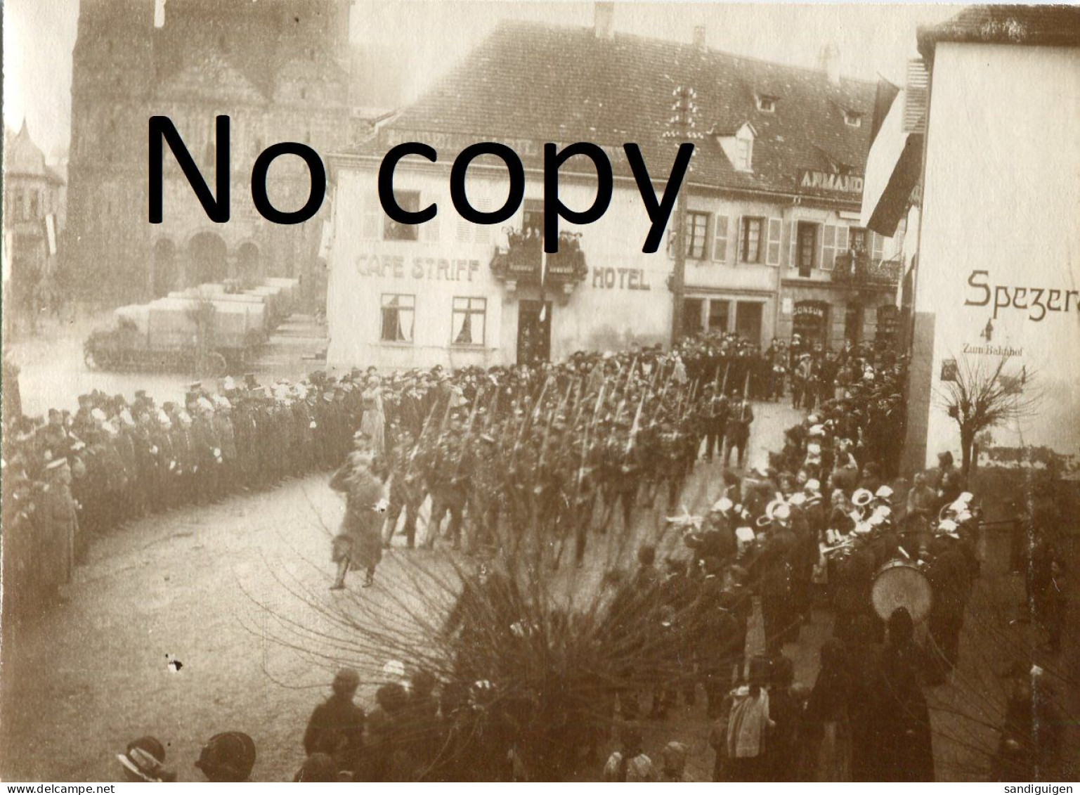 PHOTO ALLEMANDE - DEFILE DES TROUPES A Maursmünster - MARMOUTIER PRES DE SAVERNE BAS RHIN - GUERRE 1914 1918 - Guerre, Militaire