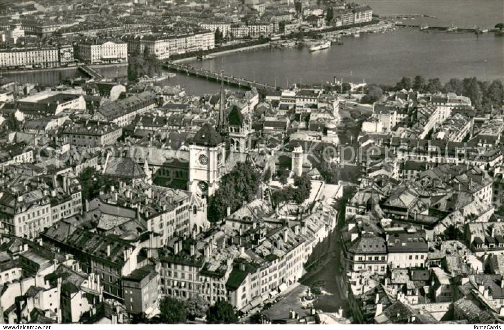 13624907 Geneve GE Le Bourg De Four La Cathedrale De St Pierre Et La Ville Genev - Autres & Non Classés