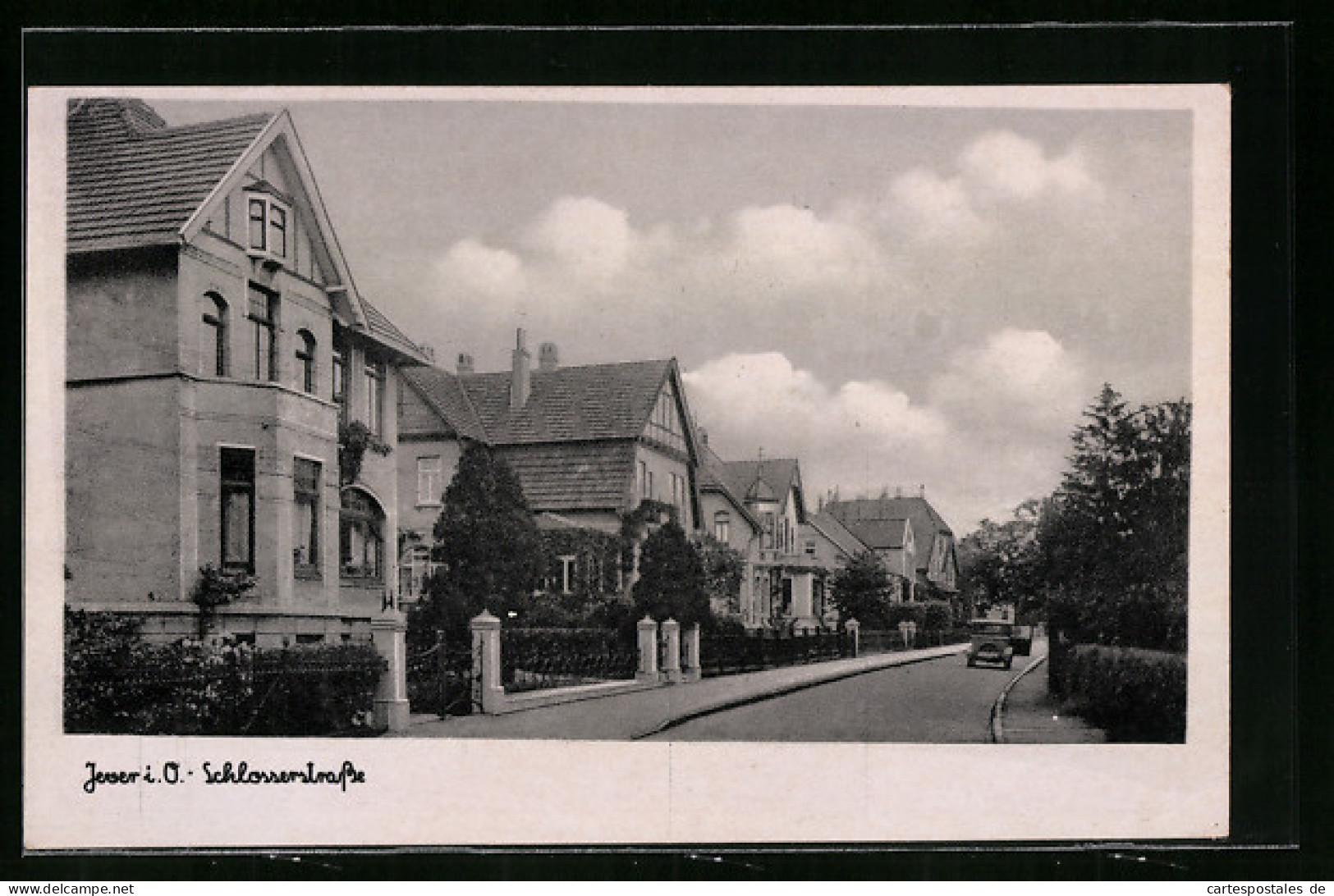 AK Jever, Schlosserstrasse Mit Wohnhäusern  - Jever