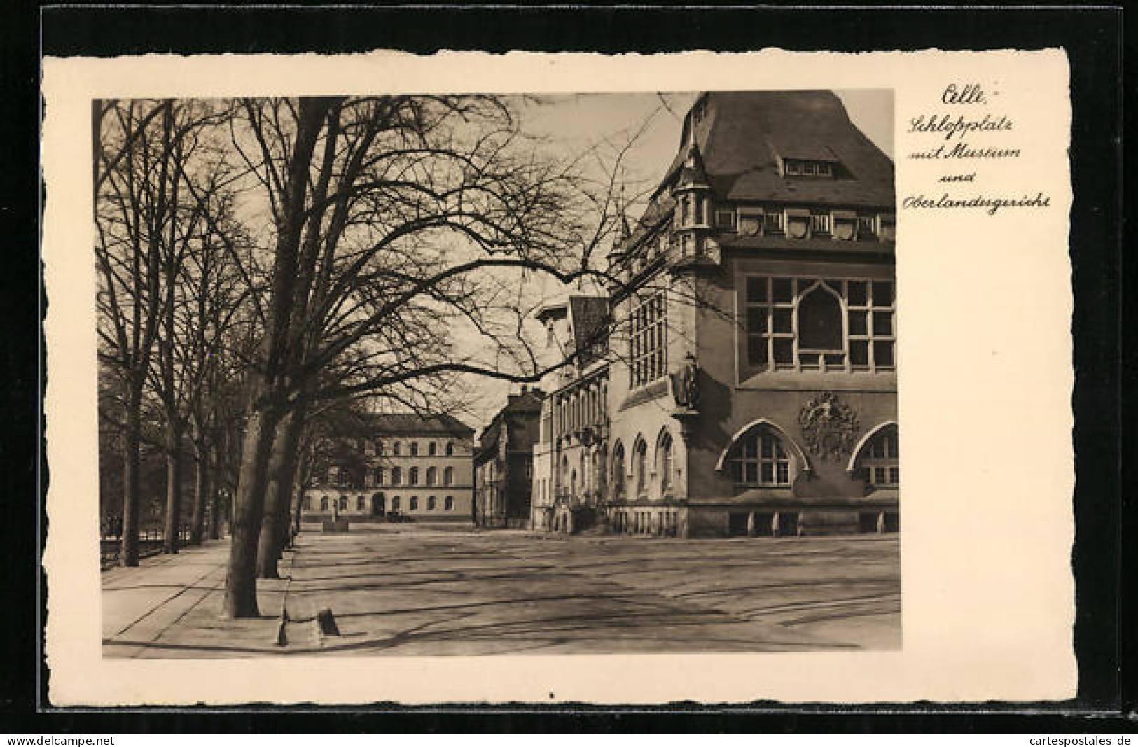 AK Celle, Schlossplatz Mit Museum Und Oberlandesgericht  - Celle