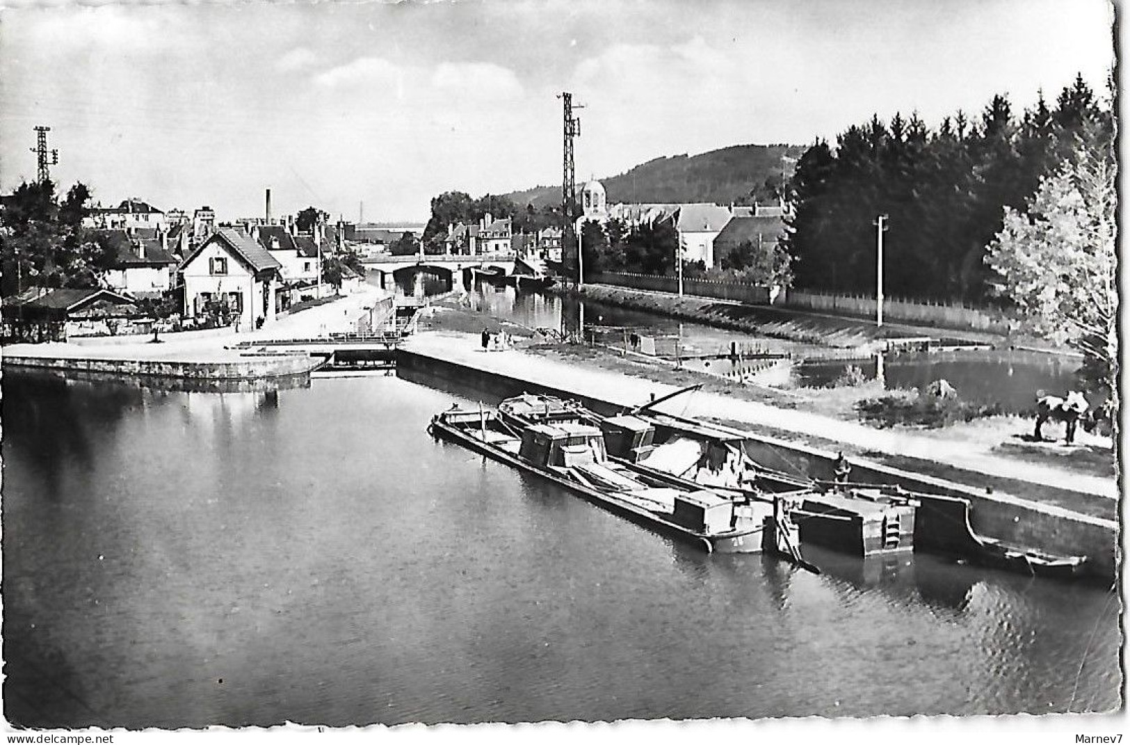 58 - NIEVRE - CPSM - CLAMECY - Le Canal Du Nivernais - Les Bords De L'Yonne - Clamecy