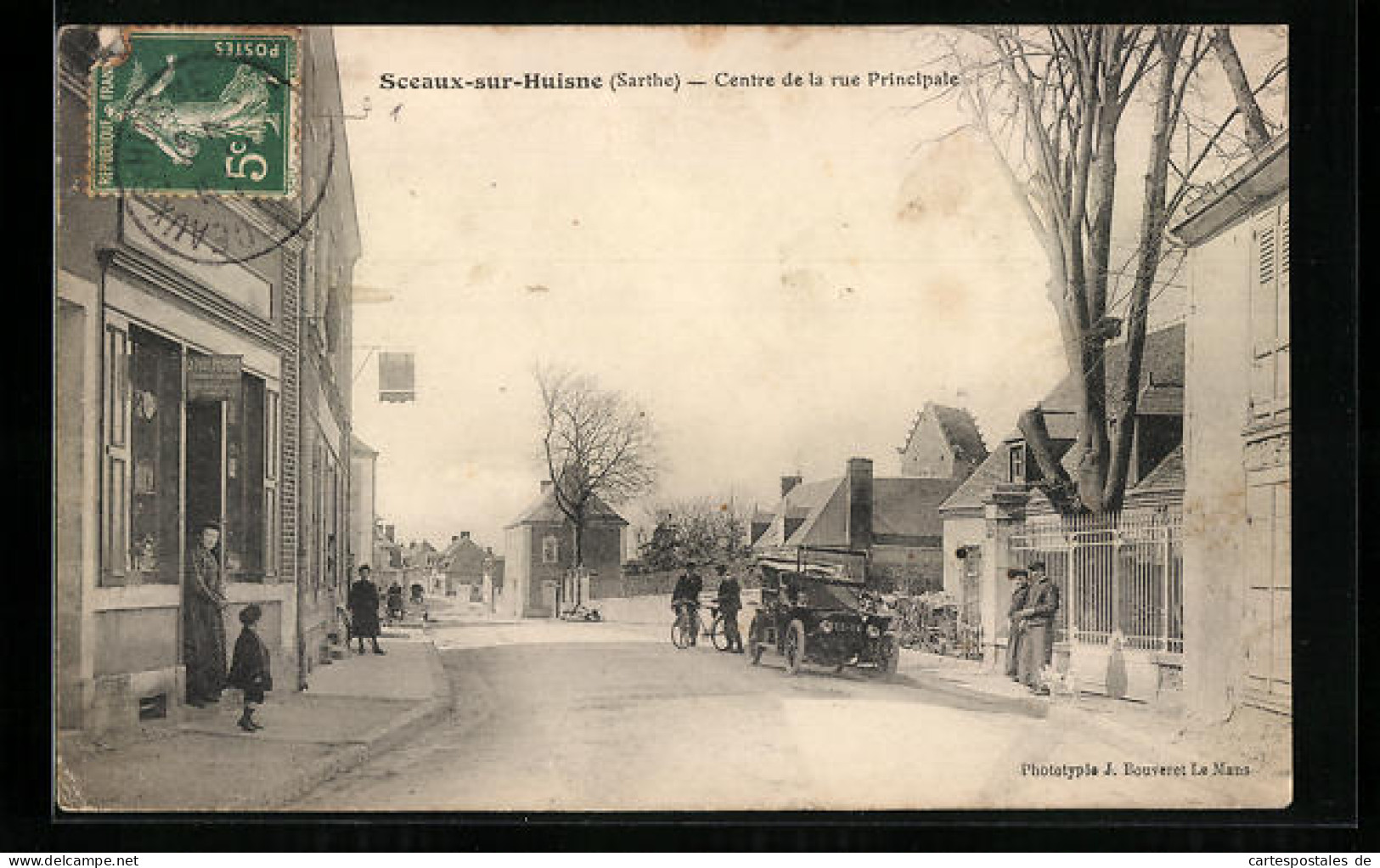 CPA Sceaux-sur-Huisine, Centre De La Rue Principale  - Autres & Non Classés