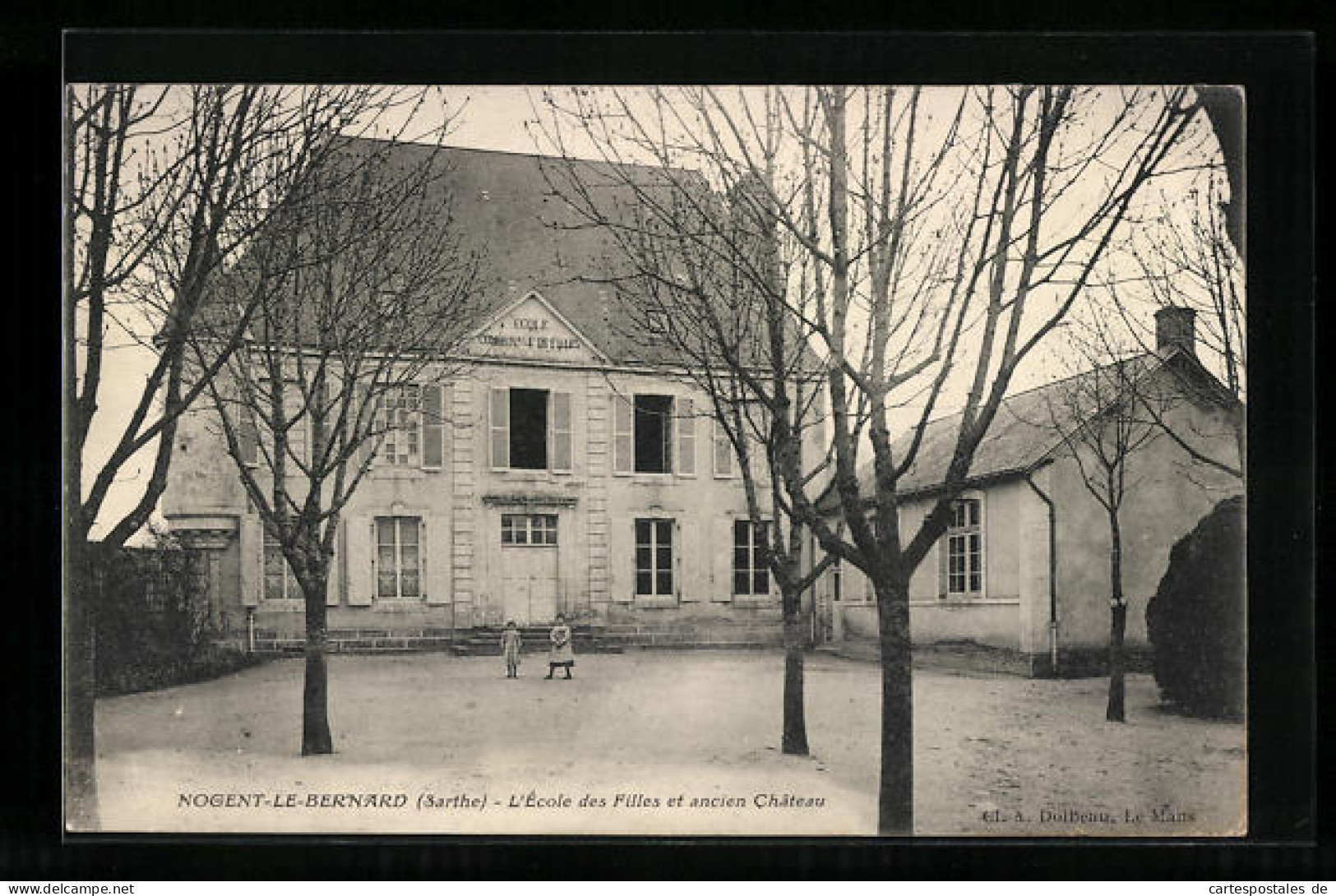 CPA Nogent-le-Bernard, L`Ecole Des Filles Et Anciens Château  - Autres & Non Classés