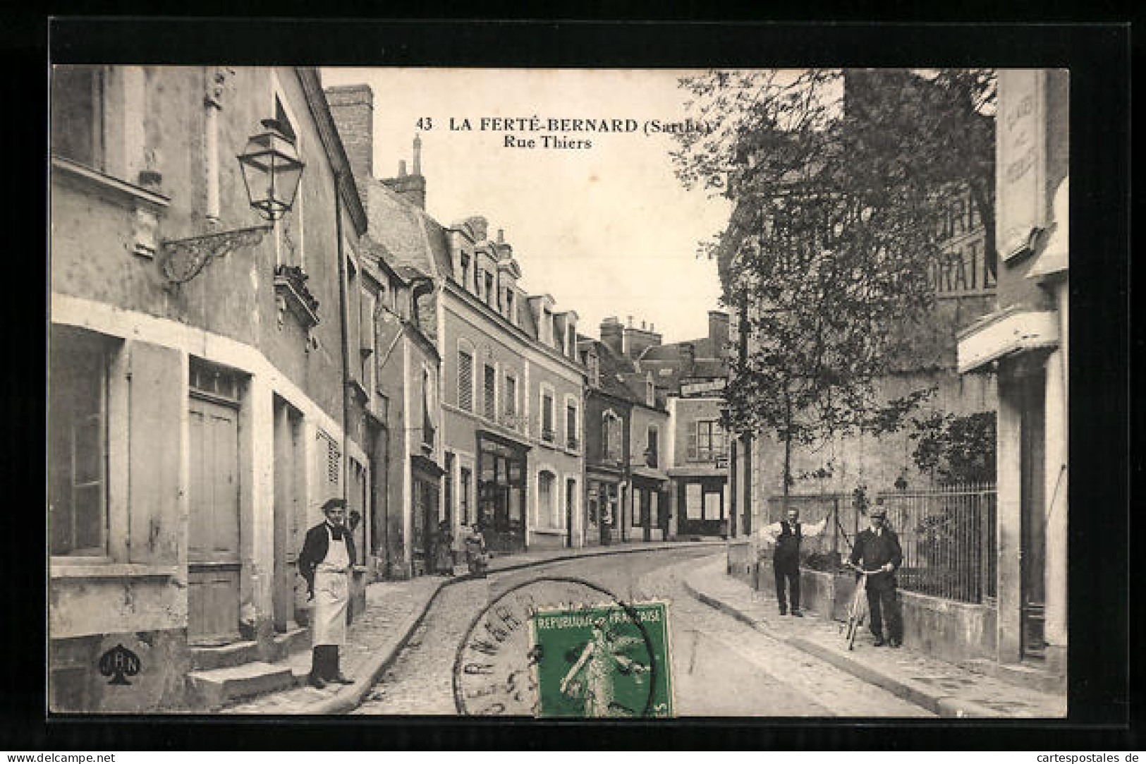 CPA La Ferté-Bernard, Rue Thiers  - Autres & Non Classés