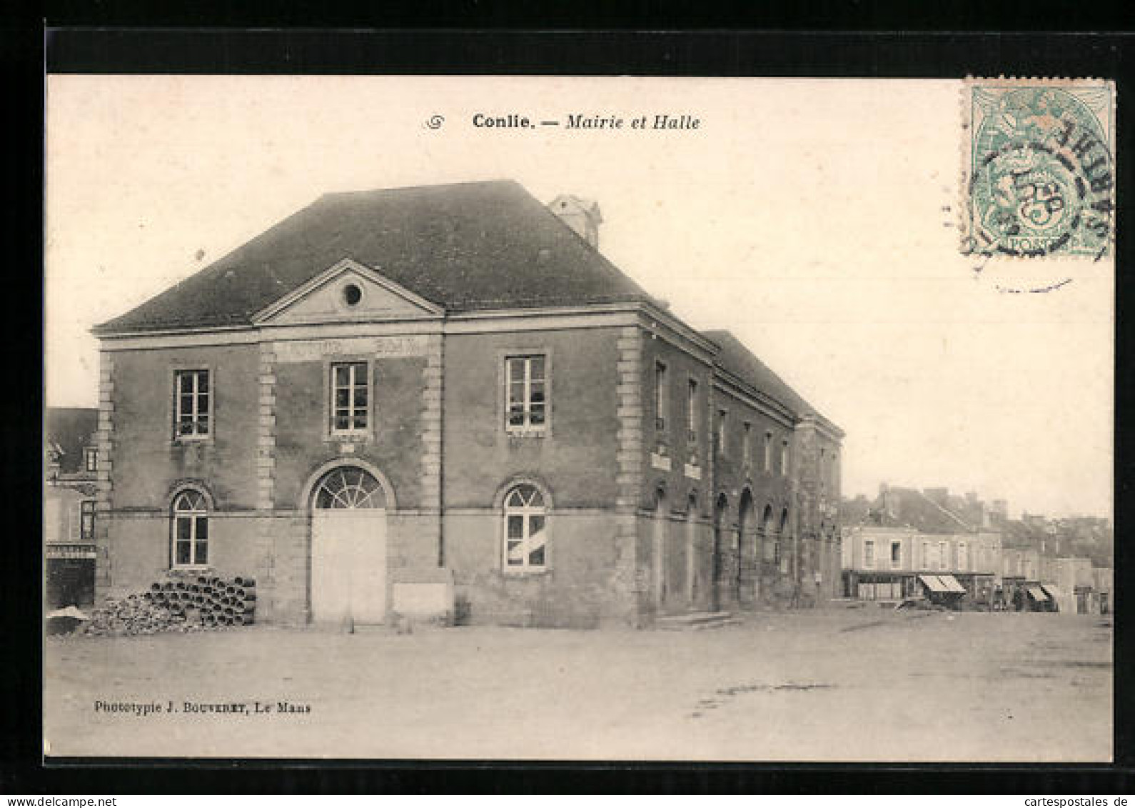 CPA Conlie, Mairie Et Halle  - Conlie