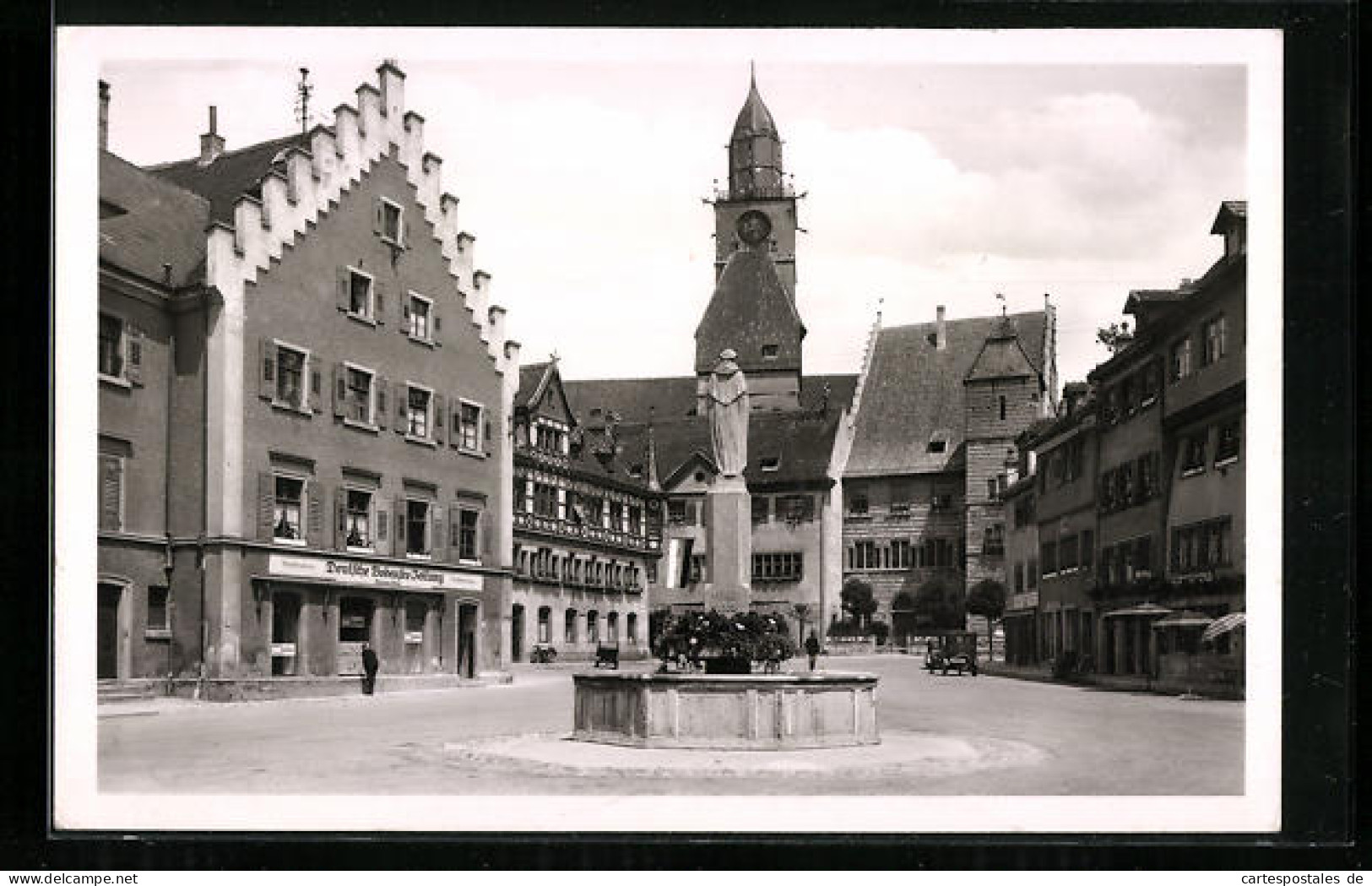 AK Überlingen Am Bodensee, Hofstatt, Marktplatz Mit Haus Der Deutschen Bodenseer Zeitung Und Brunnen  - Überlingen