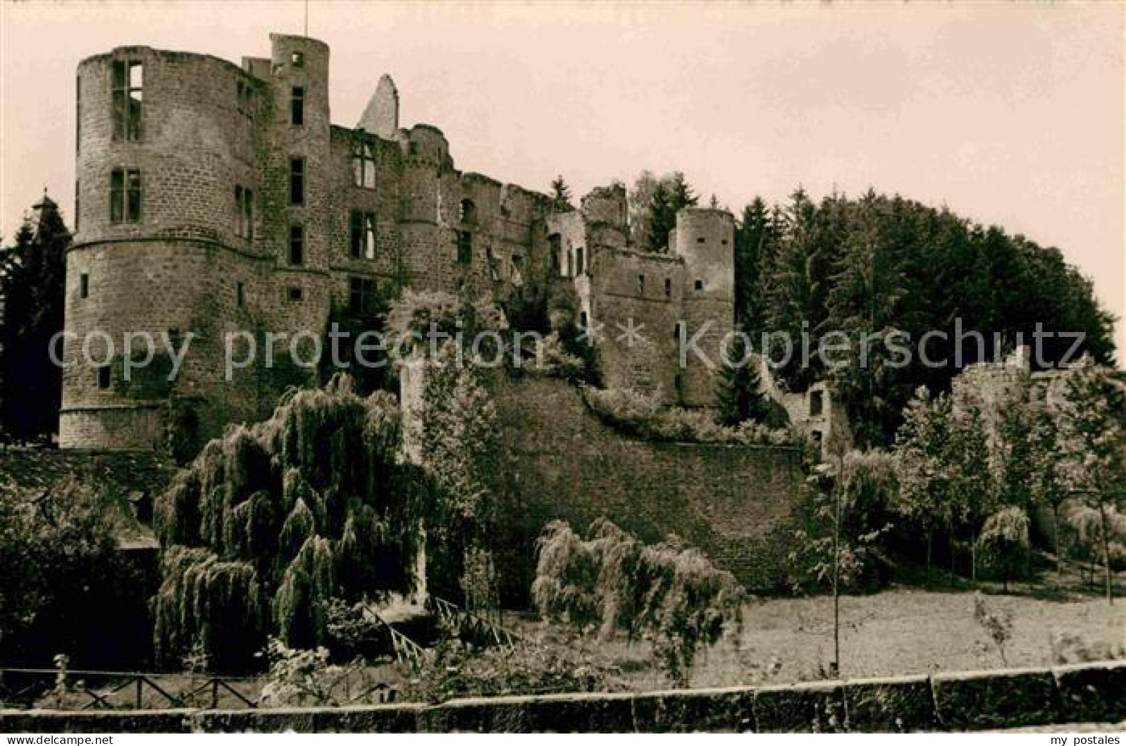 72809359 Beaufort_Befort_Luxembourg Ruines Du Chateau - Other & Unclassified