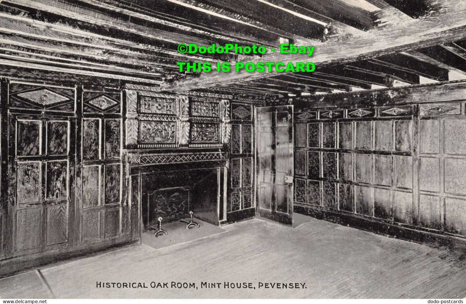 R354596 Historical Oak Room Mint House Pevensey. Post Card - Monde