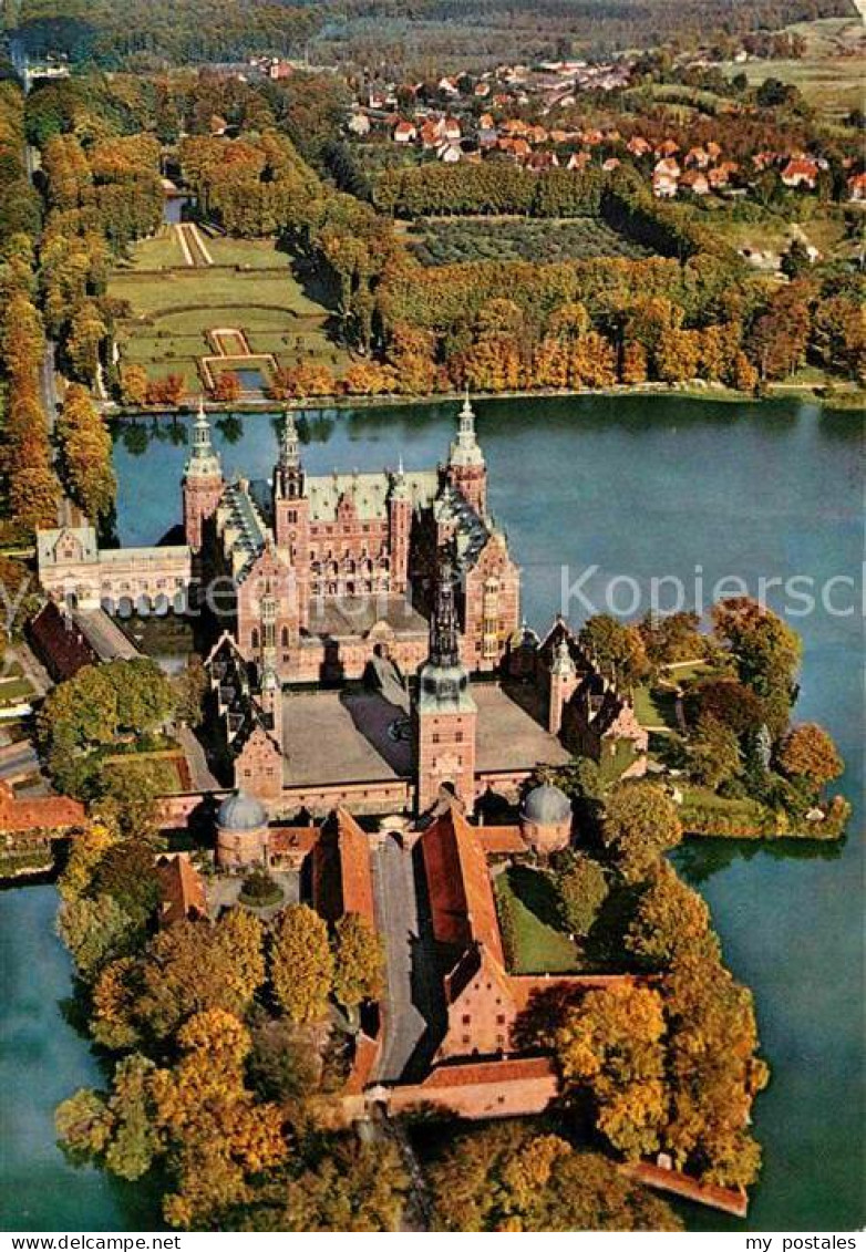 72807410 Frederiksborg Slot Schloss Fliegeraufnahme  - Denmark