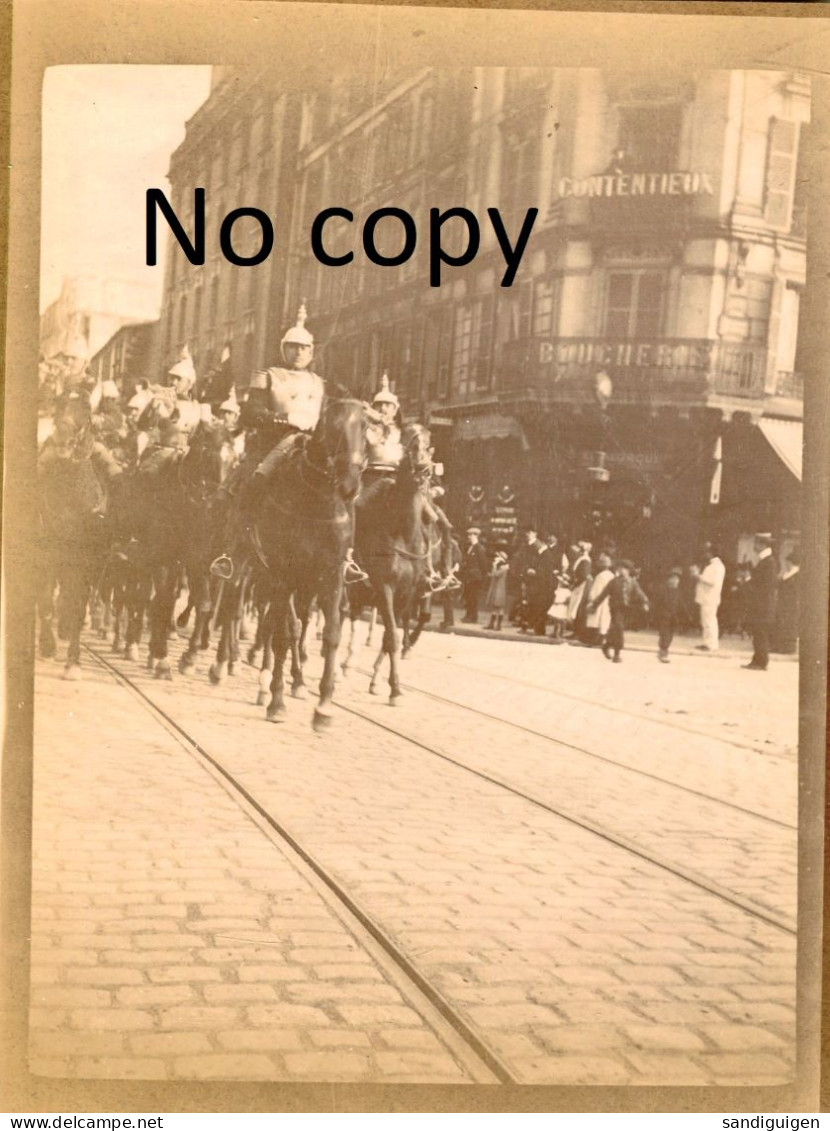 PHOTO FRANCAISE - REVUE DE PRINTEMPS DU 2e REGIMENT DE CUIRASSIERS A VINCENNES PRES DE PARIS EN 1914 - Orte