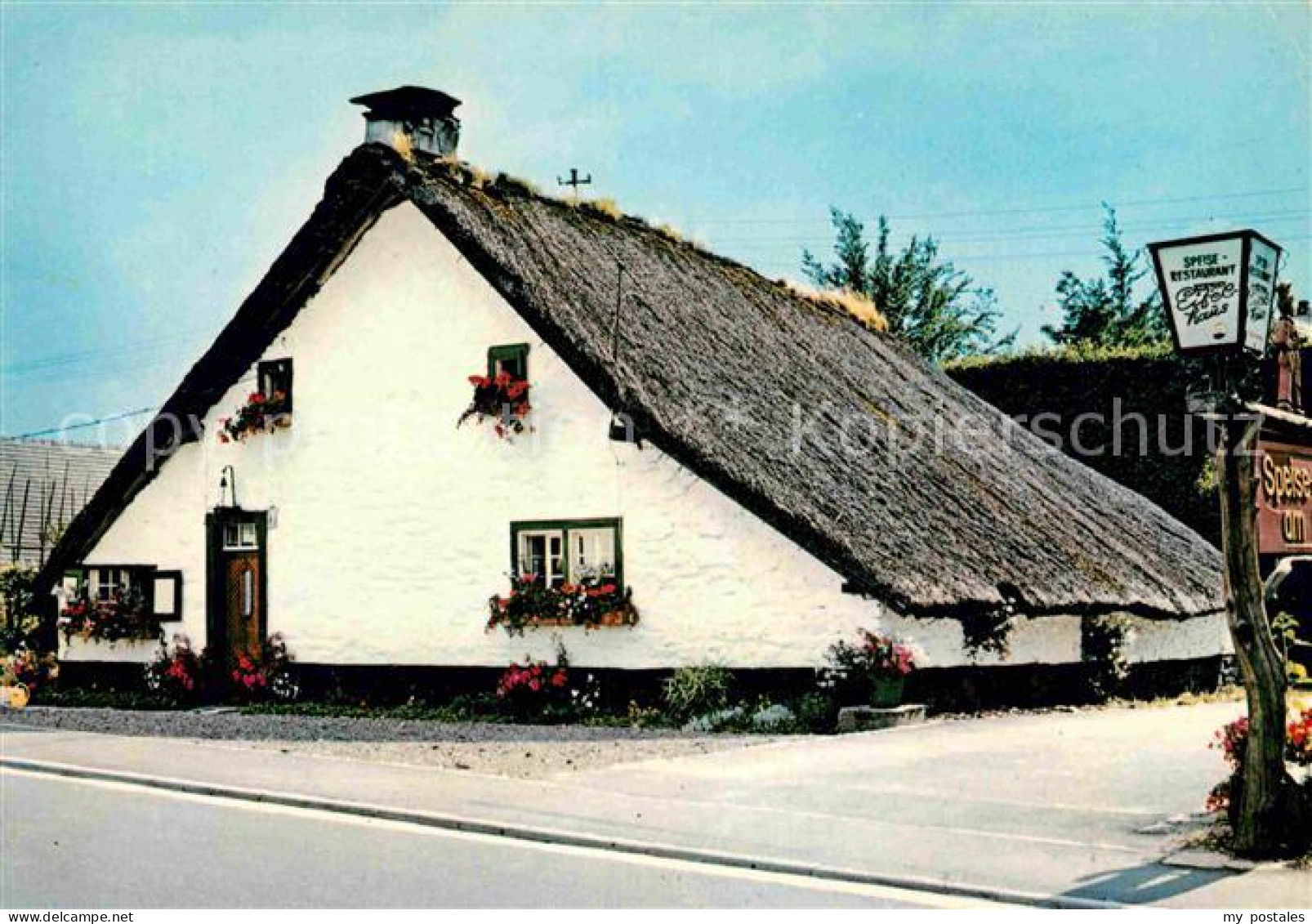 72803581 Hoefen Monschau Strohgedecktes Bauernhaus Hoefen Monschau - Monschau