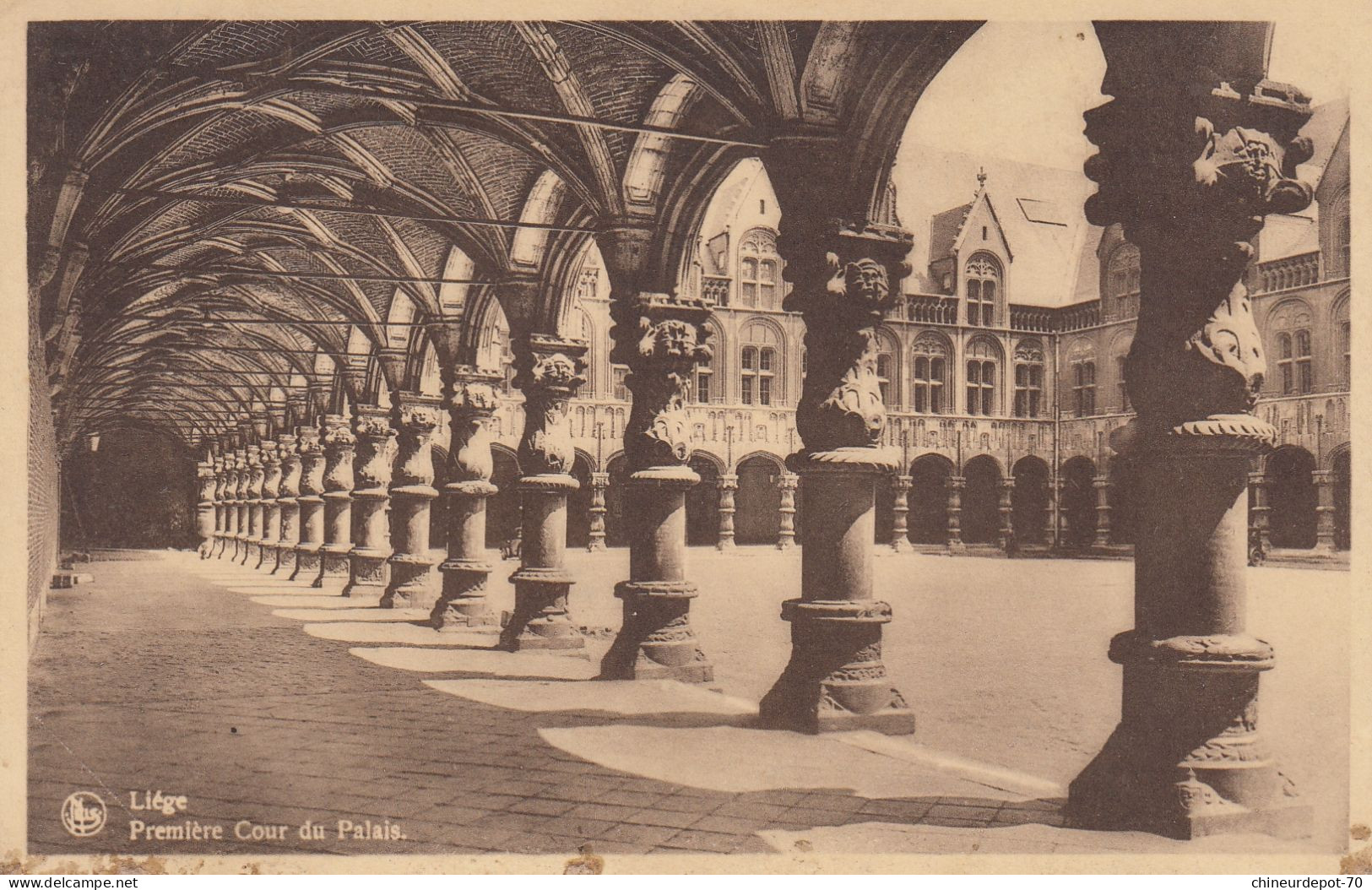 LIEGE  LA COUR DU  PALAIS DE JUSTICE - Liège