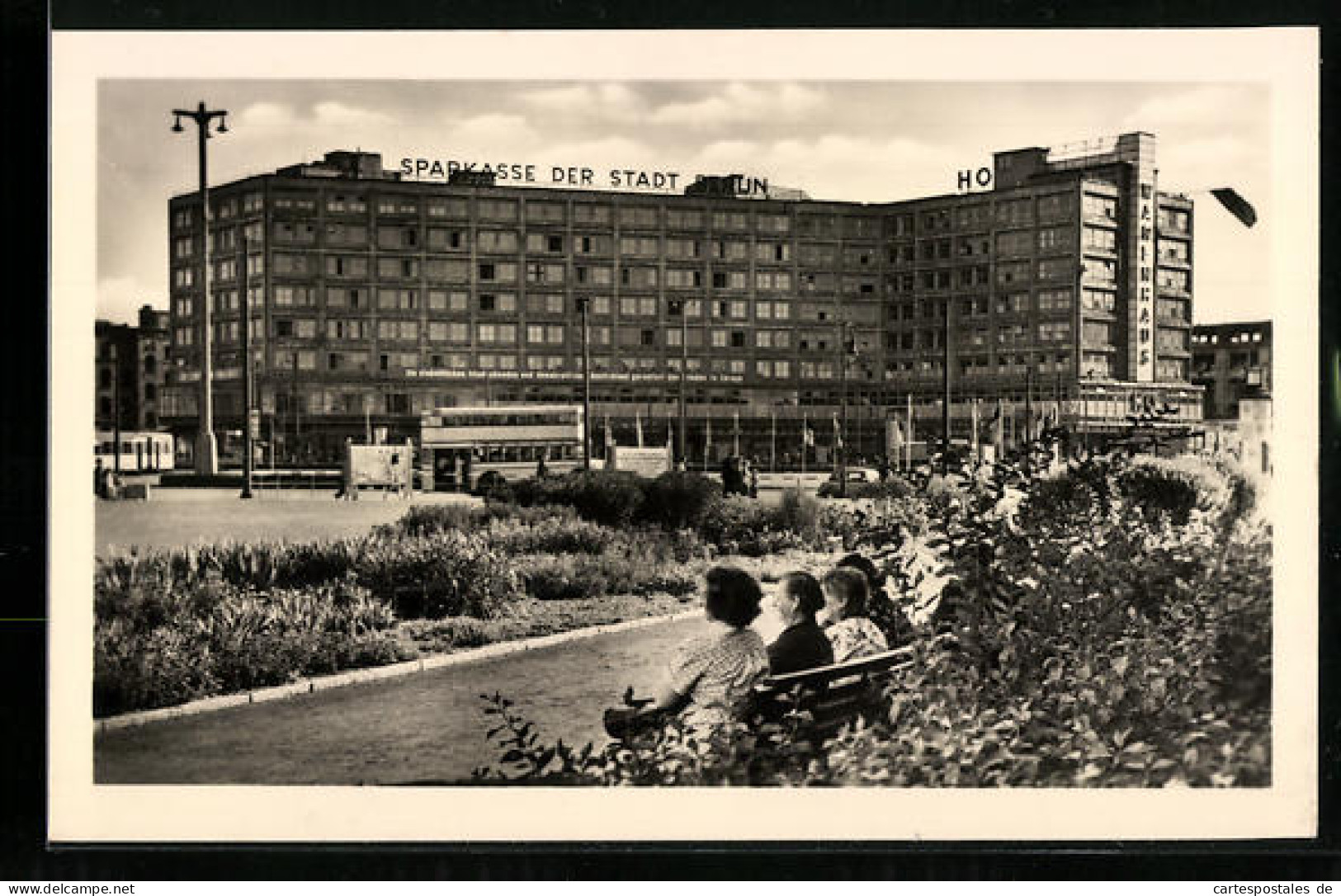 AK Berlin, Sparkasse Und HO-Warenhaus Am Alexanderplatz  - Mitte