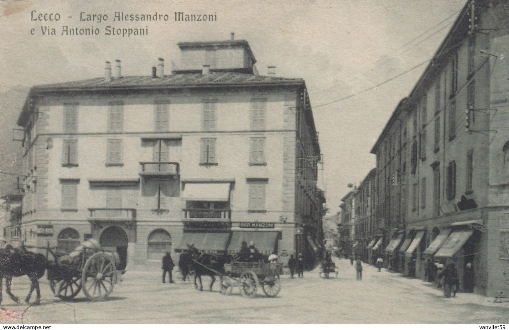 LECCO-LARGO ALESSANDRO MANZONI E VIA ANTONIO STOPPANI-BELLA E ANIMATA CARTOLINA  NON VIAGGIATA -1915-1925 - Lecco