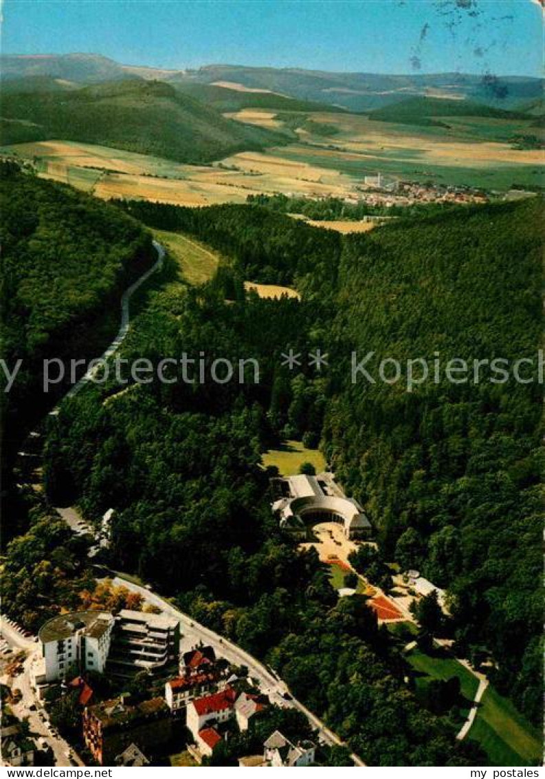 72795598 Bad Wildungen Mit Wandelhalle Und Reinhardshausen Im Hintergrund Fliege - Bad Wildungen