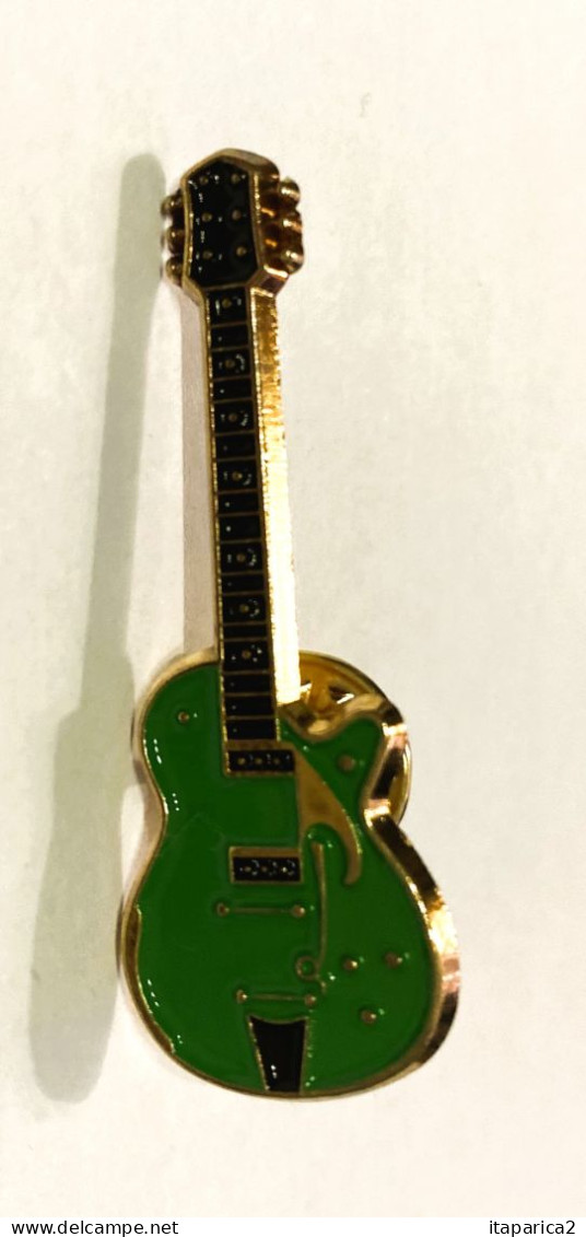 PINS MUSIQUE GUITARE VERTE / NEUF / 33NAT - Música