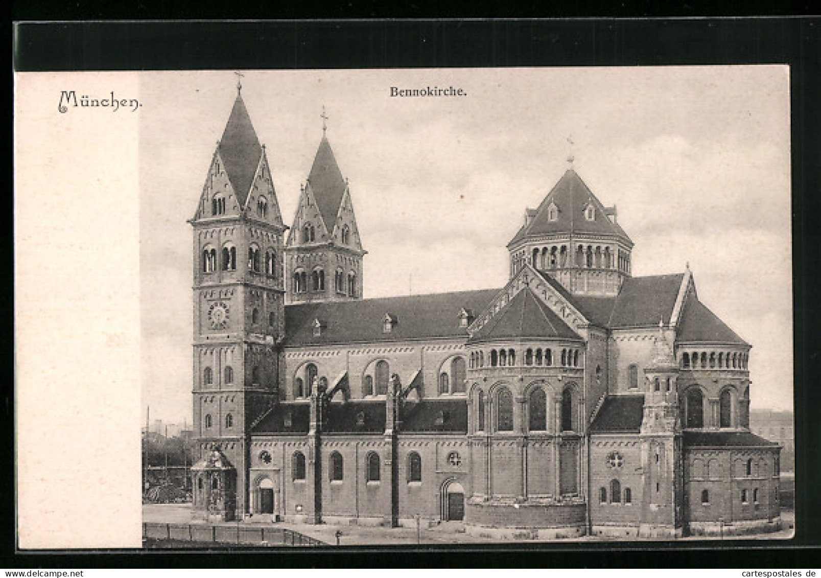 AK München, Blick Auf Die Bennokirche  - Muenchen