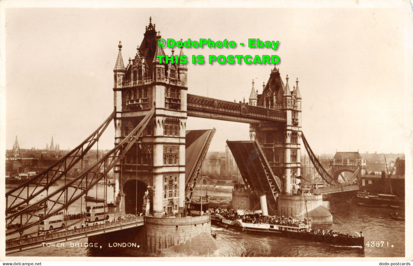 R354929 Tower Bridge London. 43871. Valentine And Sons. RP. 1954 - Sonstige & Ohne Zuordnung