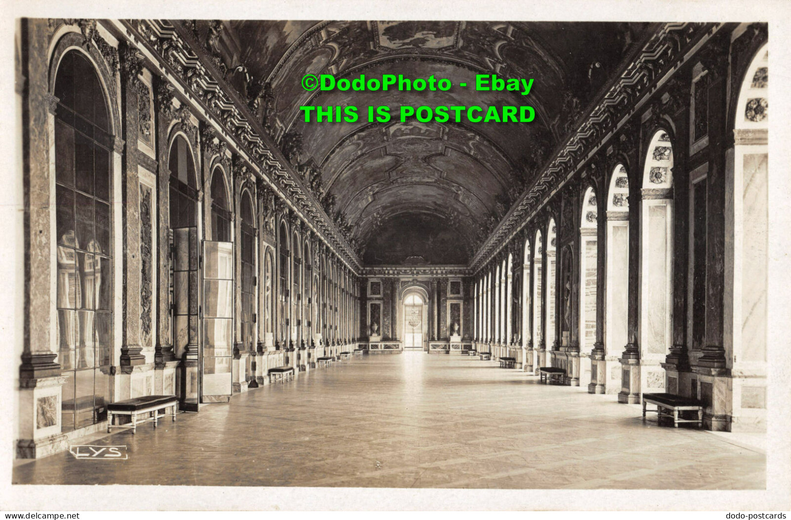 R355418 Versailles. Le Palais. La Galerie Des Glaces. Editions D Art Lys - World