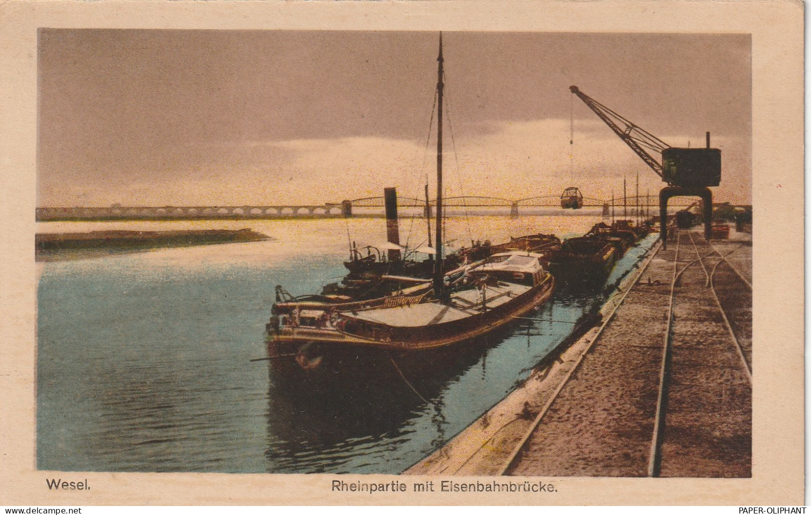 BINNENSCHIFFE - RHEIN, Frachtschiffe Am Weseler Hafen - Koopvaardij