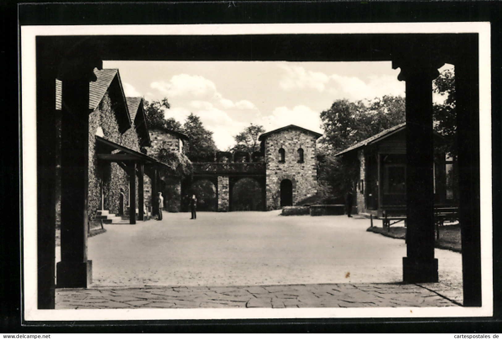 AK Saalburg I. Ts, Römer Kastell, Blick V. D. Exerzierhalle  - Saalburg