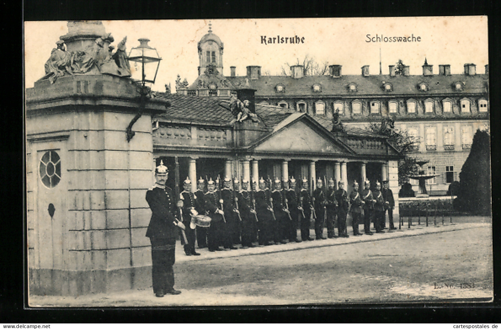 AK Karlsruhe I. B., Die Schlosswache In Uniformen  - Karlsruhe