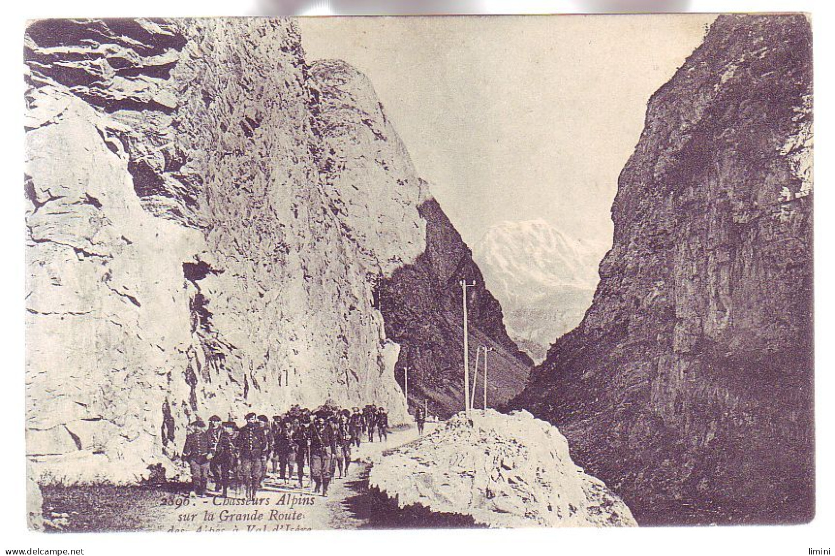 38 - VAL D'ISERE - CHASSEURS ALPINS Sur La GRANDE ROUTE - ANIMÉE - - Autres & Non Classés