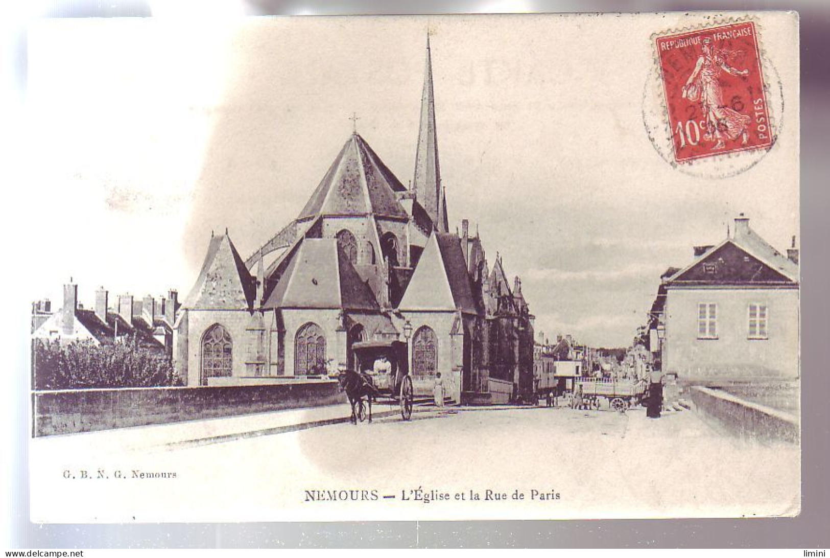 77 - NEMOURS - ÉGLISE Et La RUE De PARIS - ATTELAGE -  - Nemours