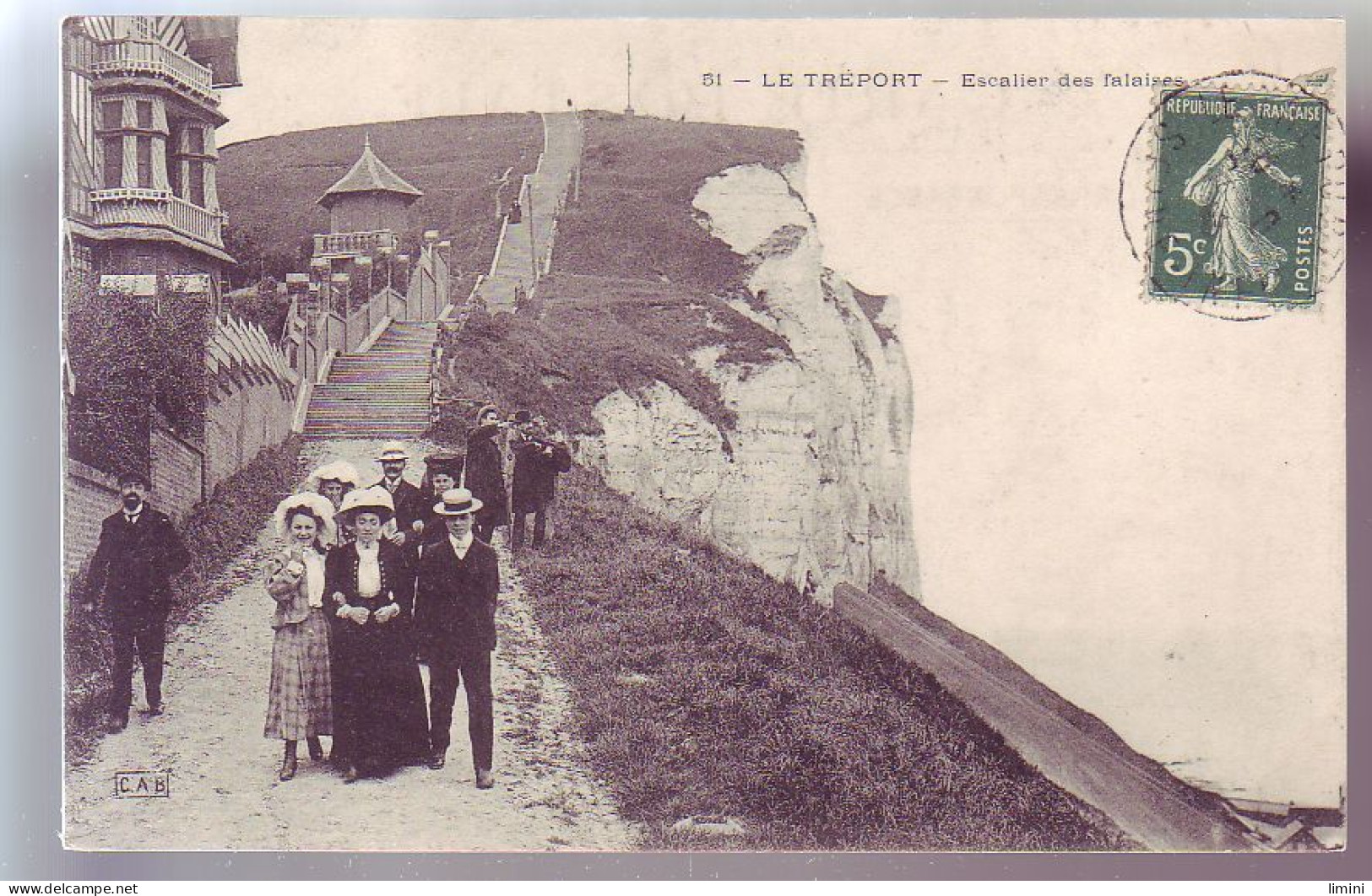 76 - LE TREPORT - ESCALIER Des FALAISES - ANIMÉE -  - Le Treport