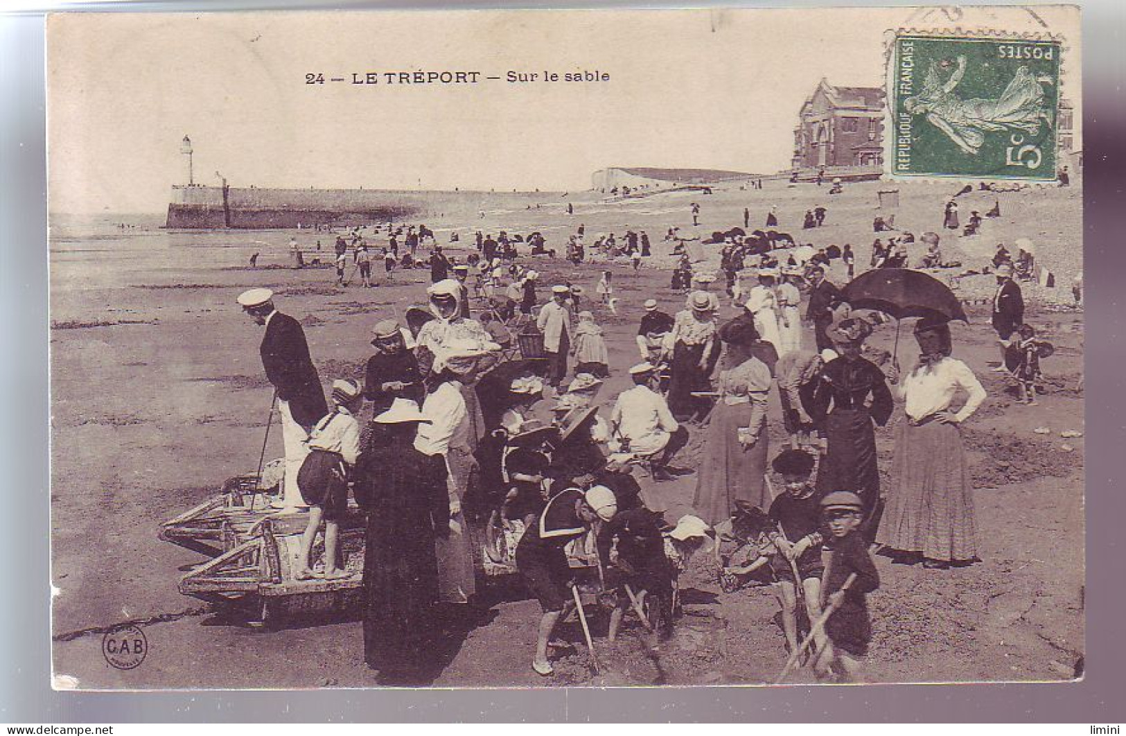 76 - LE TREPORT - La PLAGE - JEUX De SABLE - ANIMÉE -  - Le Treport