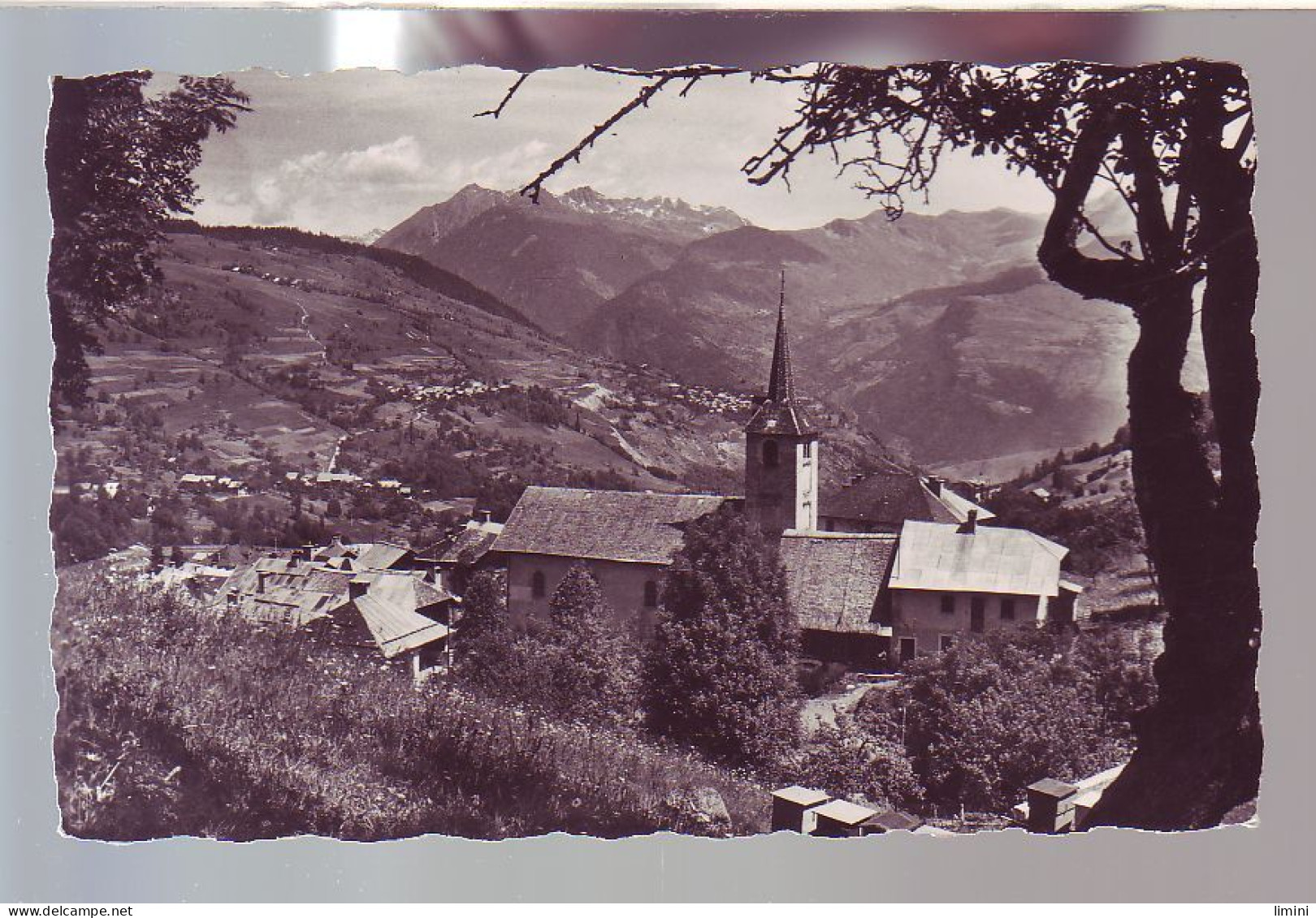 73 - LES AVENCHERS - ÉGLISE Et VILLAGE - VUE GÉNÉRALE - - Autres & Non Classés