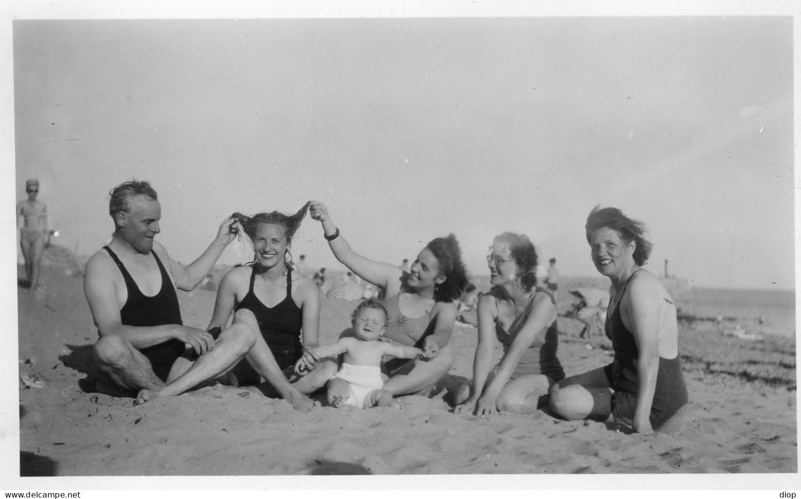 Photo Vintage Paris Snap Shop - Famille Family Maillot Plage Beach Mer Sea  - Orte