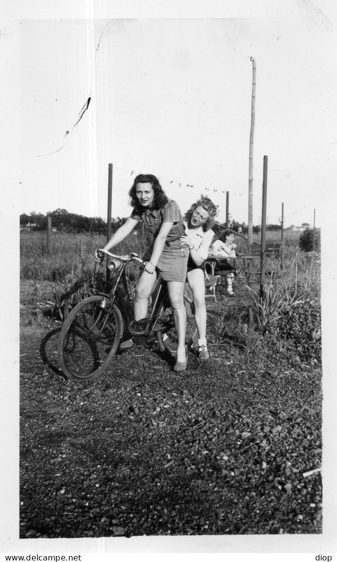 Photo Vintage Paris Snap Shop - Femme Women Bicyclette Bicycle - Altri & Non Classificati