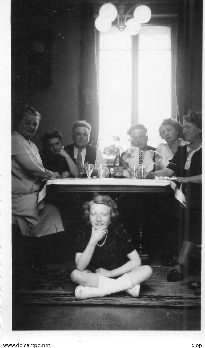 Photo Vintage Paris Snap Shop -famille Famiy D&icirc;ner Diner - Anonieme Personen